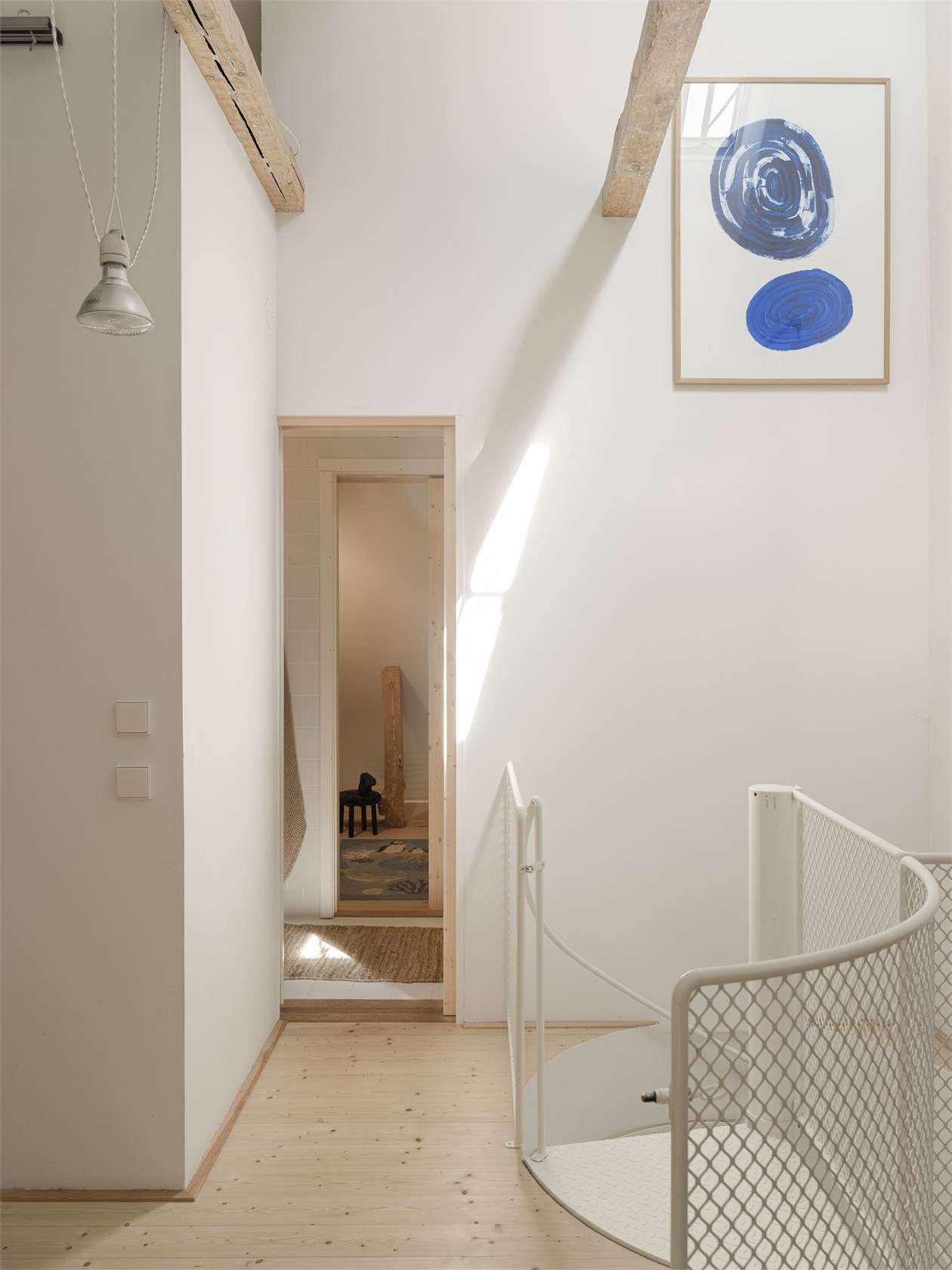 palier escalier métal blanc à colimaçon palier escalier métal blanc à colimaçon