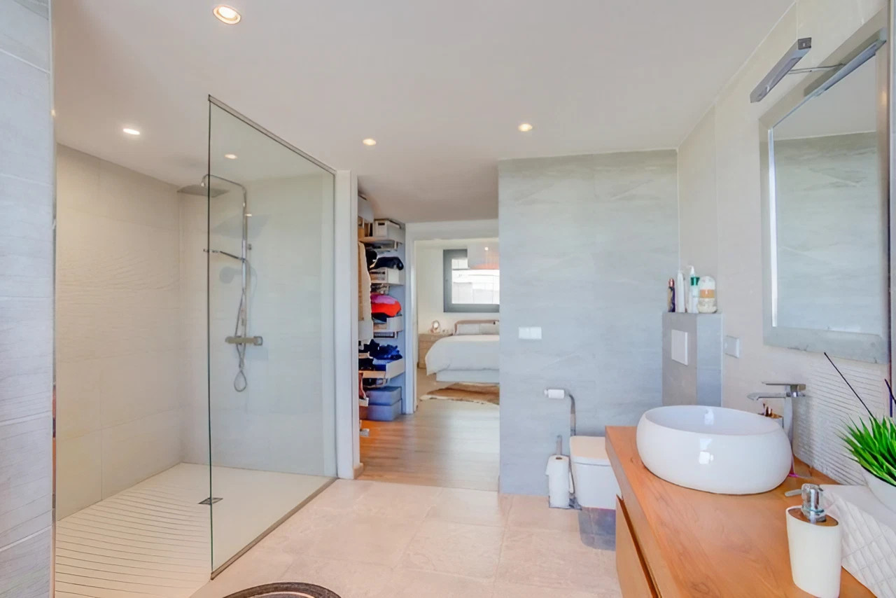 salle de bain avec douche à l salle de bain avec douche à l'italienne
