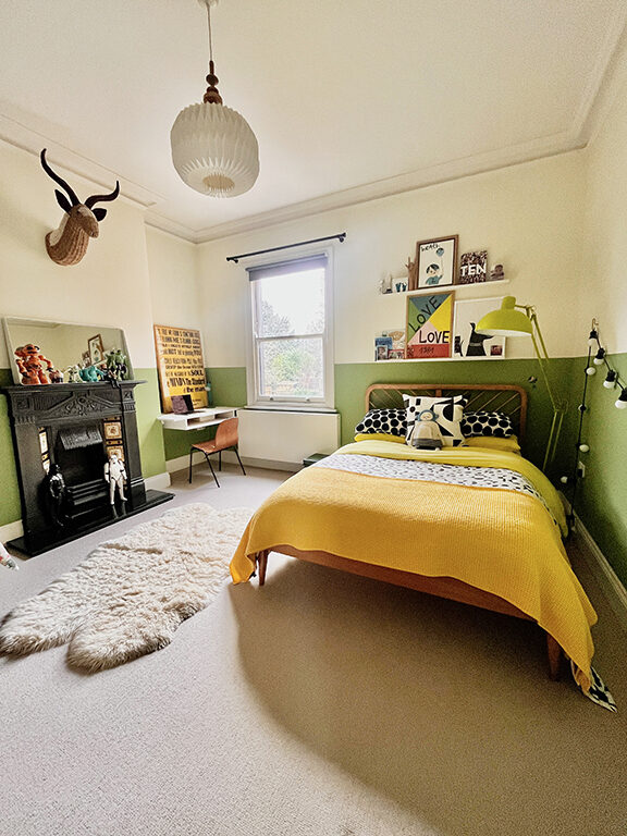 chambre enfant couleur verte et jaune décoration contemporaine