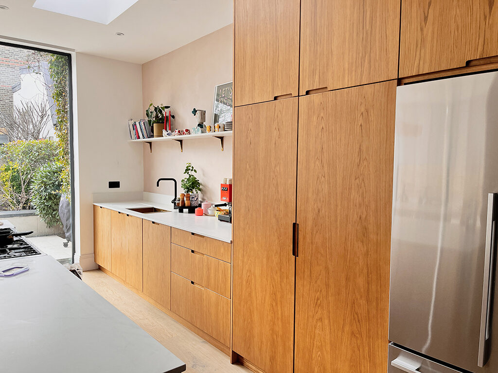 cuisine en bois design avec îlot