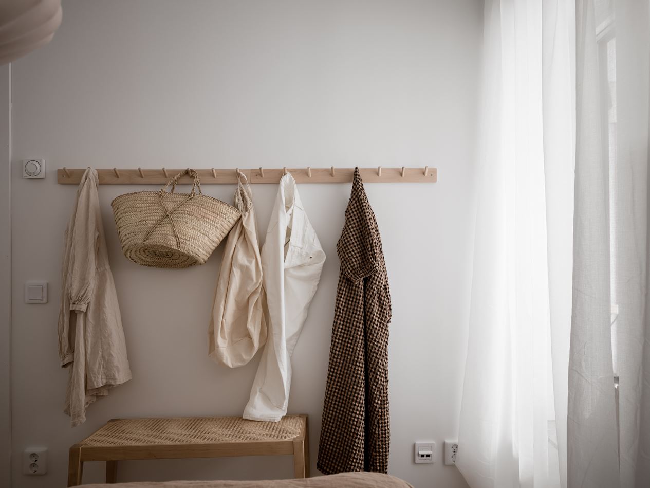 porte-manteau dans chambre