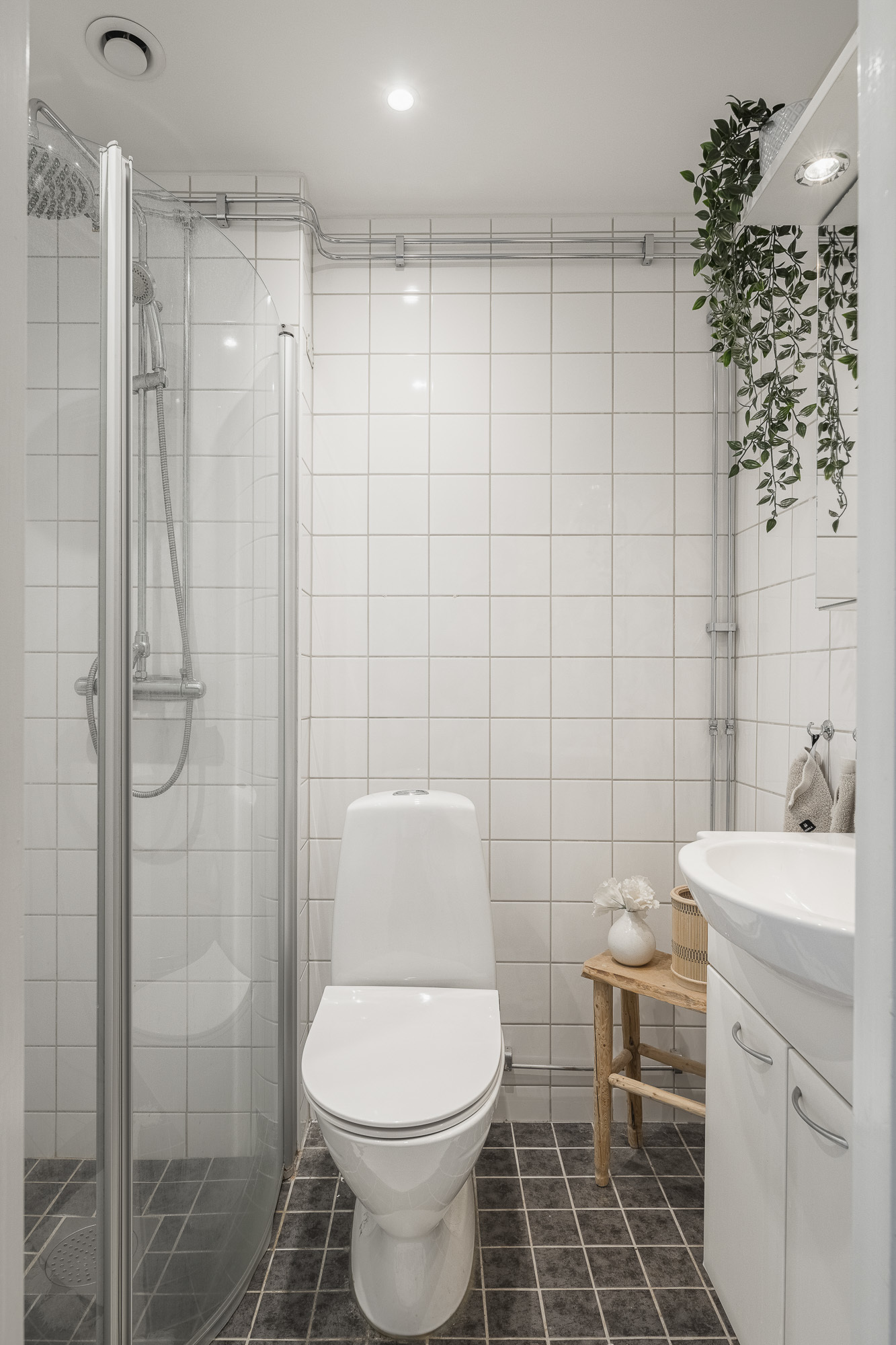 salle de bain carrelage blanc