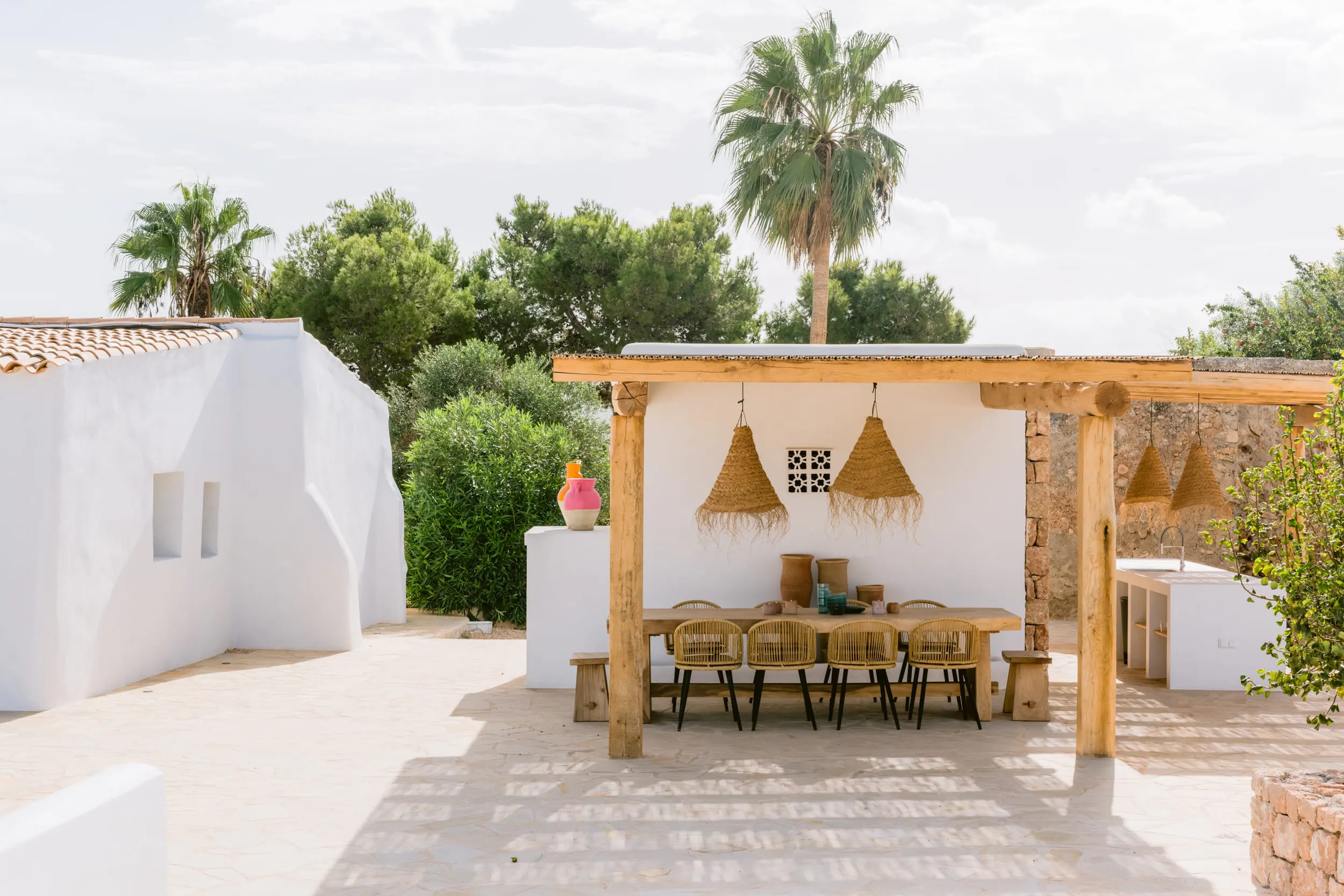 terrasse avec pergola bois maison Ibiza