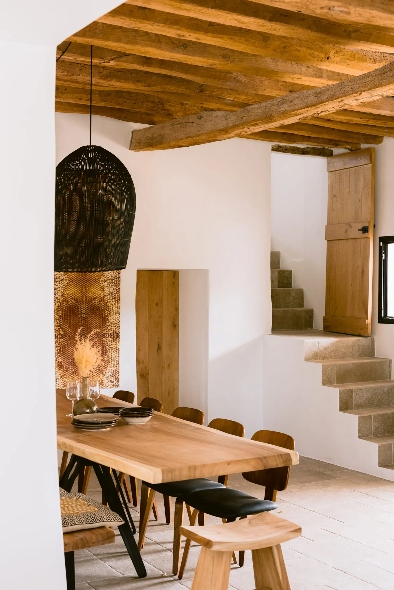 salle à manger avec poutres maison Ibiza