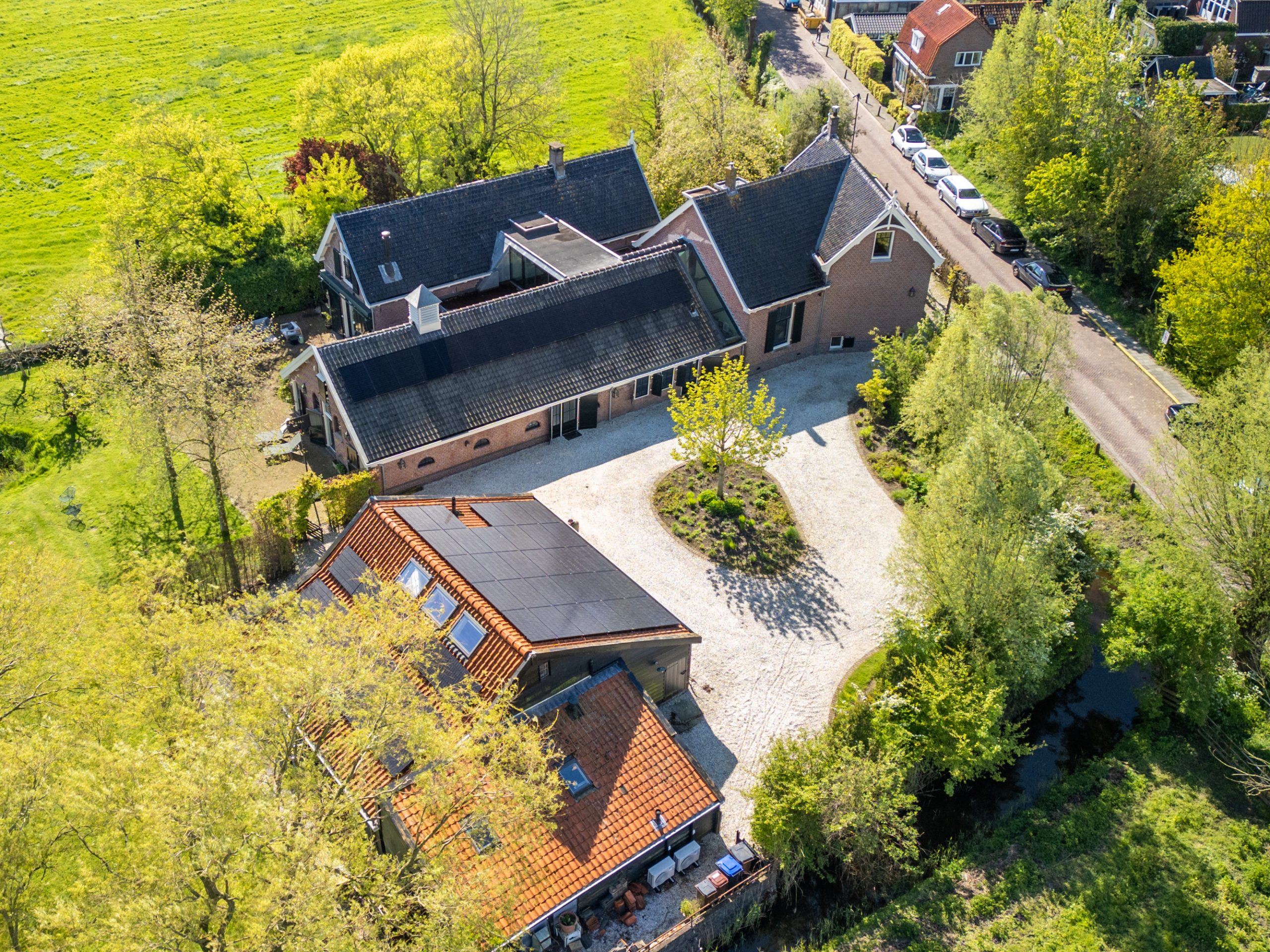 ancienne ferme rénovée en briques Pays-Bas ancienne ferme rénovée en briques Pays-Bas