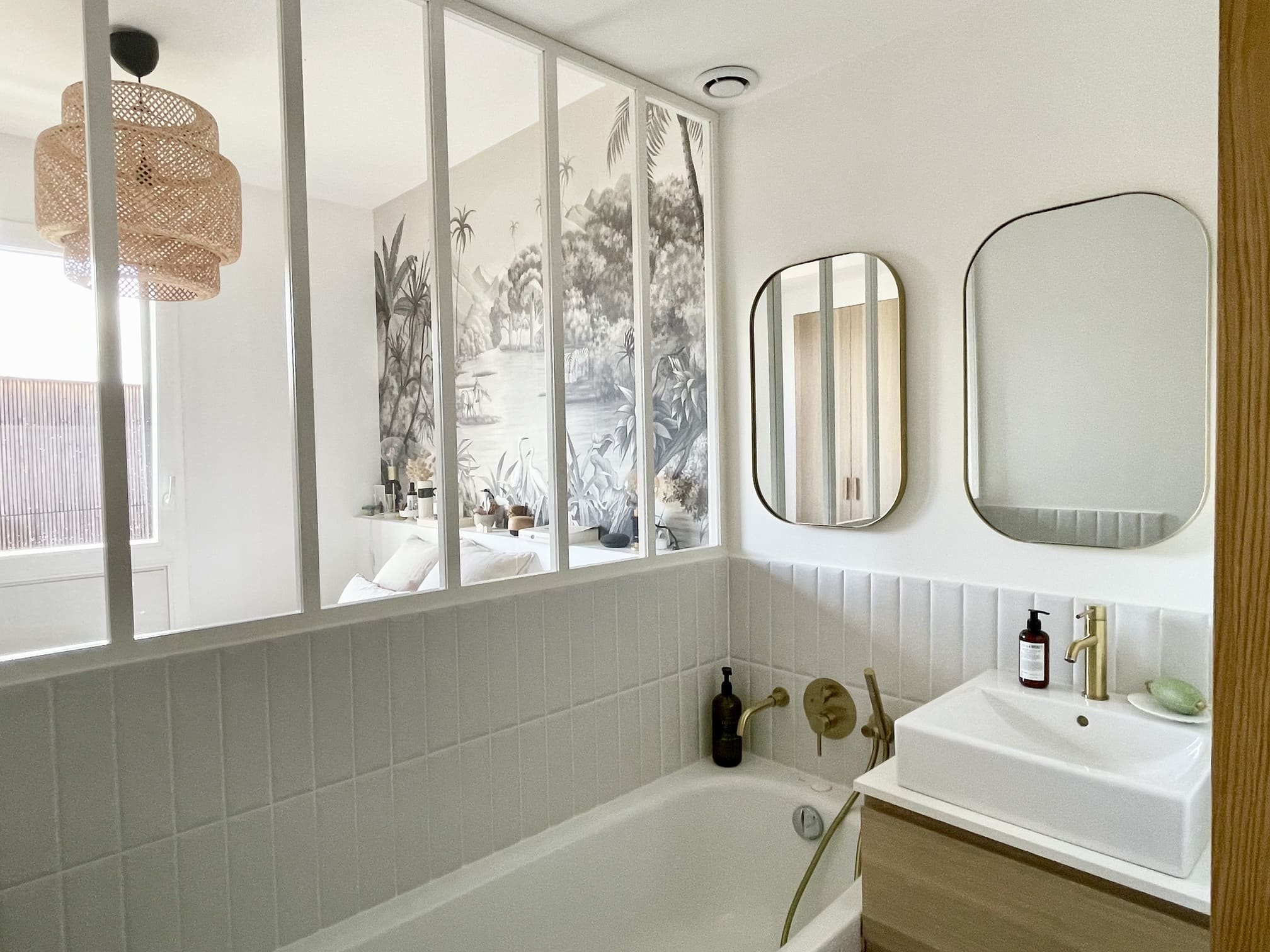 salle de bain décoration contemporaine appartement rénové par par Charlotte Gille de Happy Pog salle de bain décoration contemporaine appartement rénové par par Charlotte Gille de Happy Pog