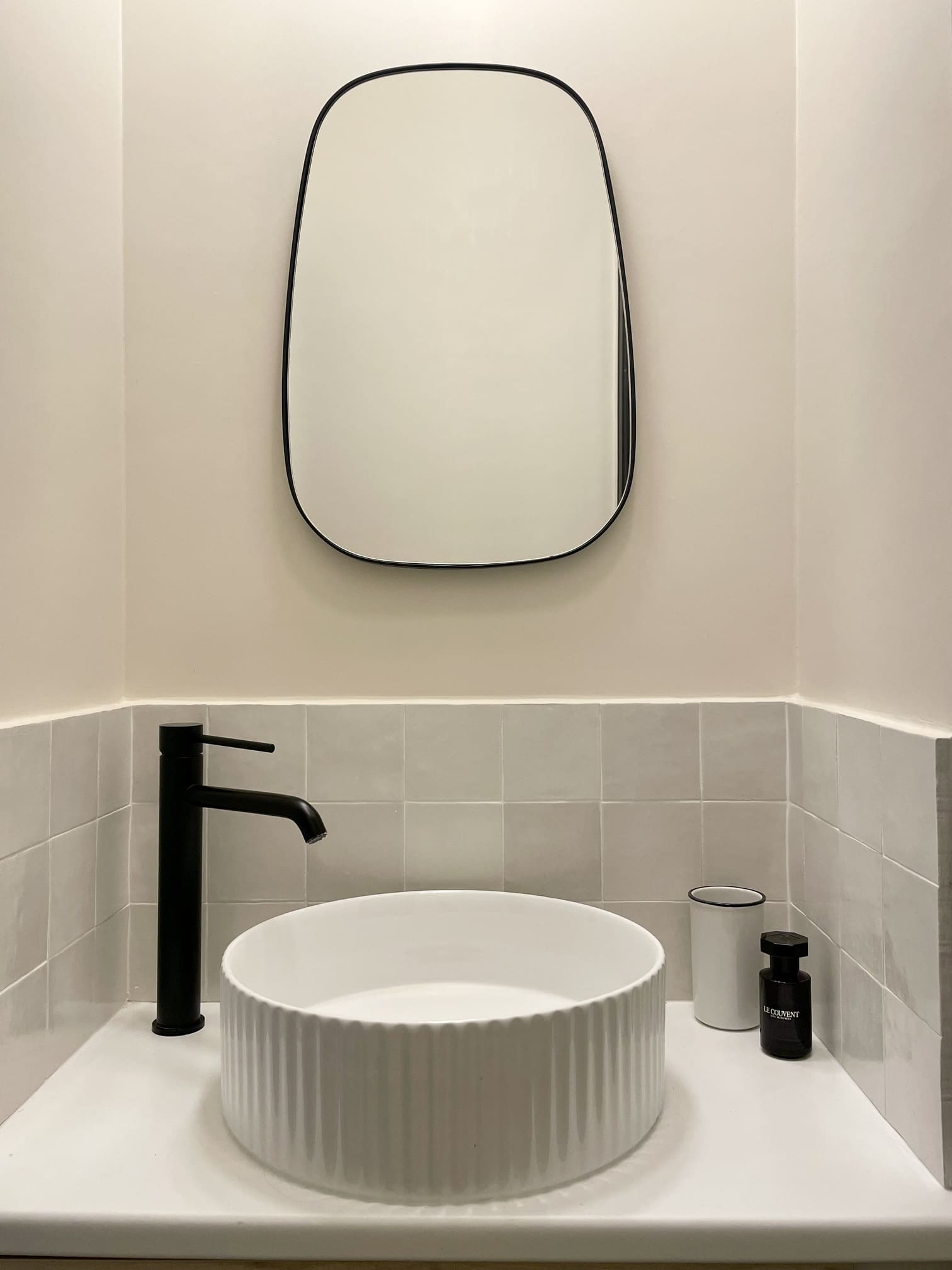 salle de bain décoration contemporaine appartement rénové par par Charlotte Gille de Happy Pog salle de bain décoration contemporaine appartement rénové par par Charlotte Gille de Happy Pog