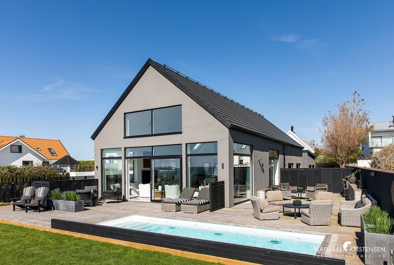 maison contemporaine avec piscine