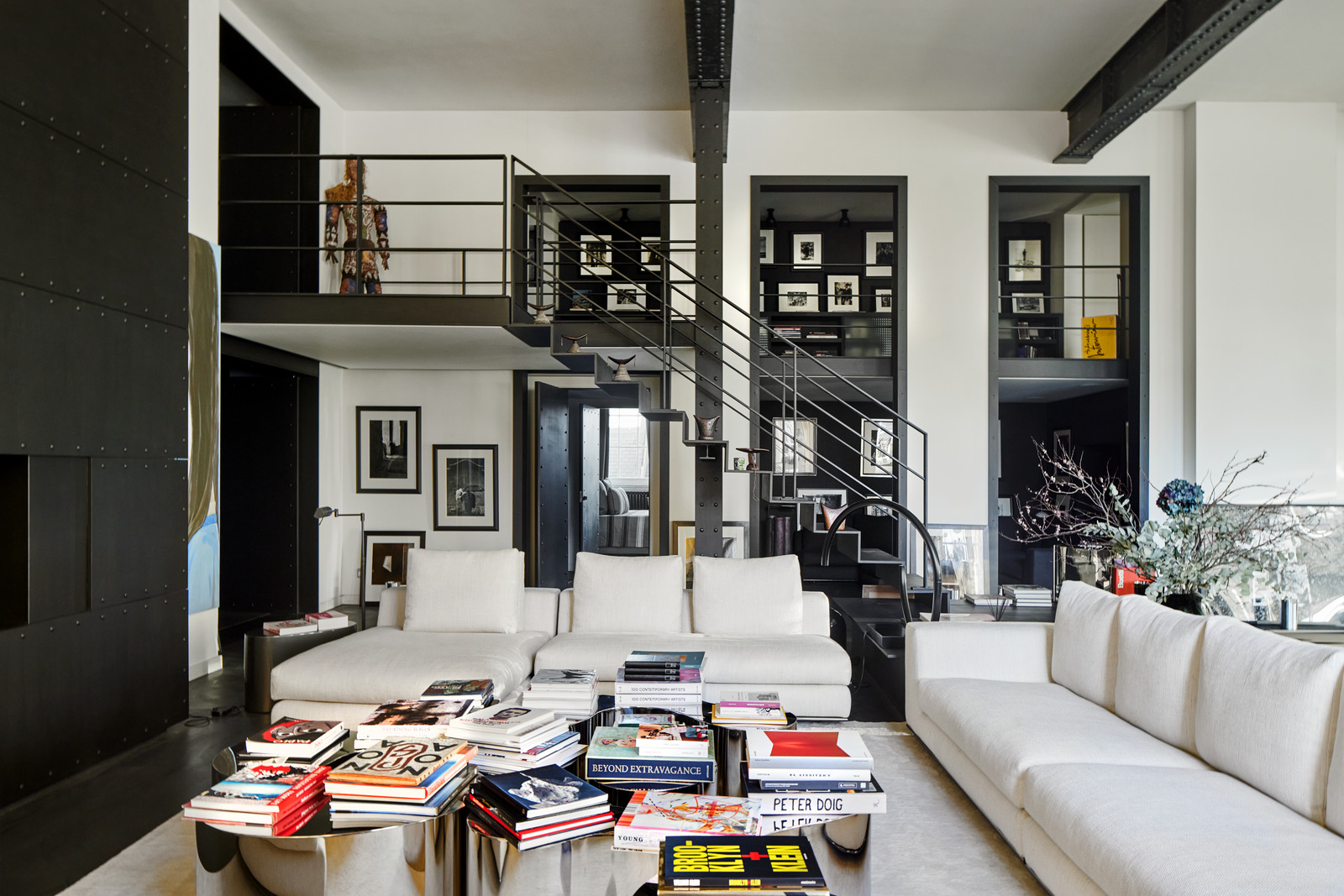 salon loft monochrome