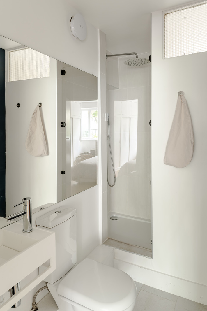 salle de bain blanche