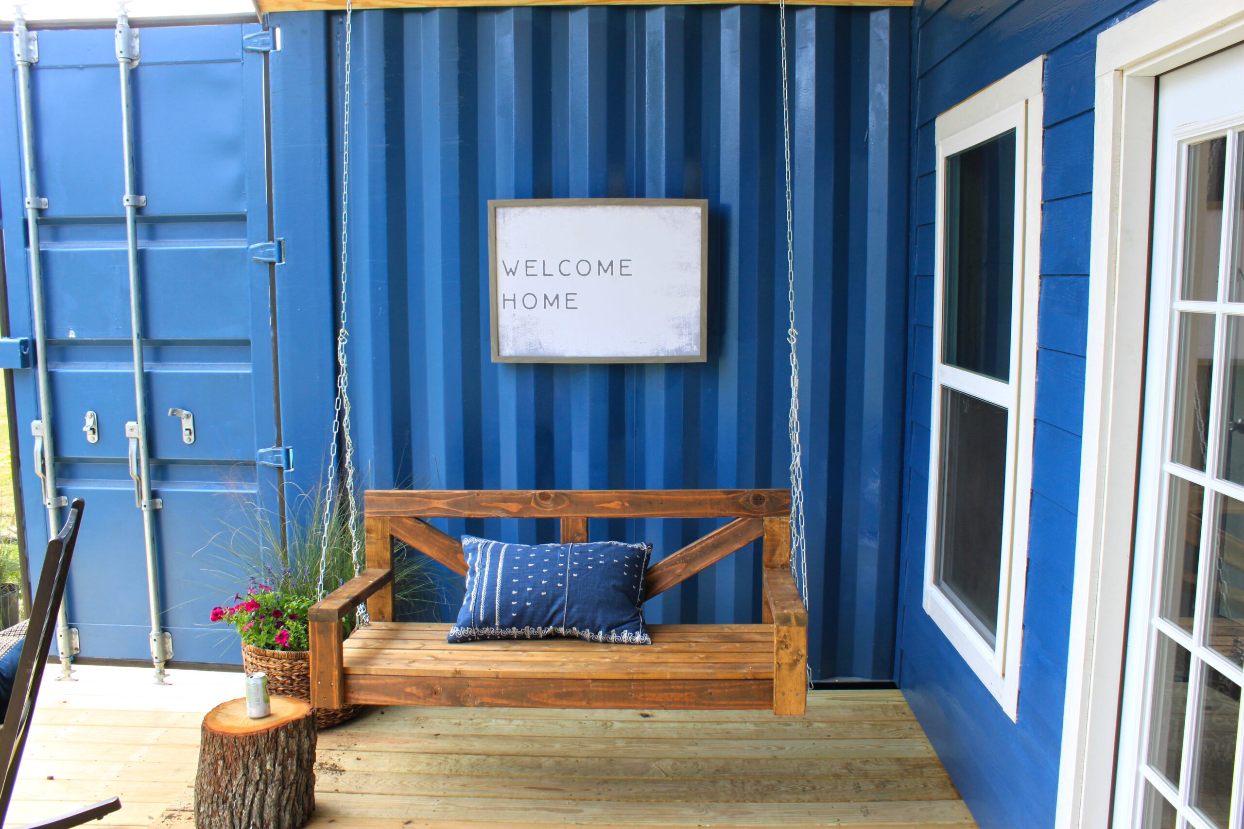 terrasse avec balancelle maison container