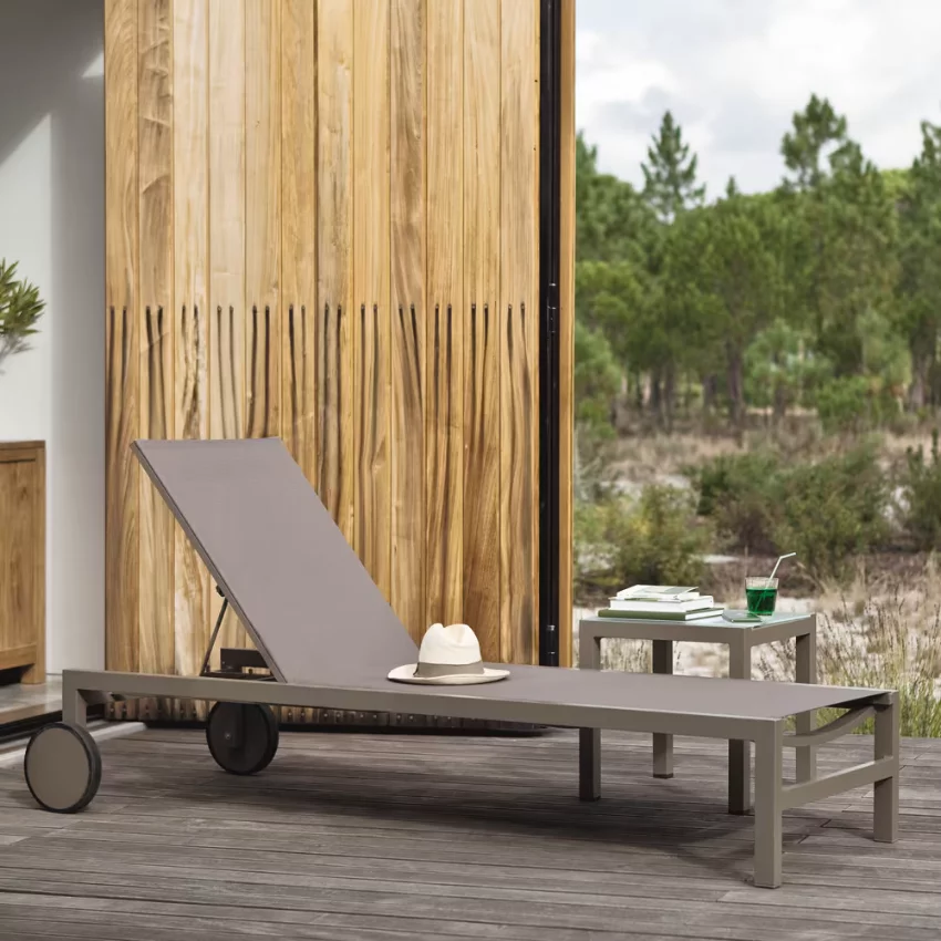terrasse bois avec bain de soleil catalogue jardin Maisons du Monde terrasse bois avec bain de soleil catalogue jardin Maisons du Monde