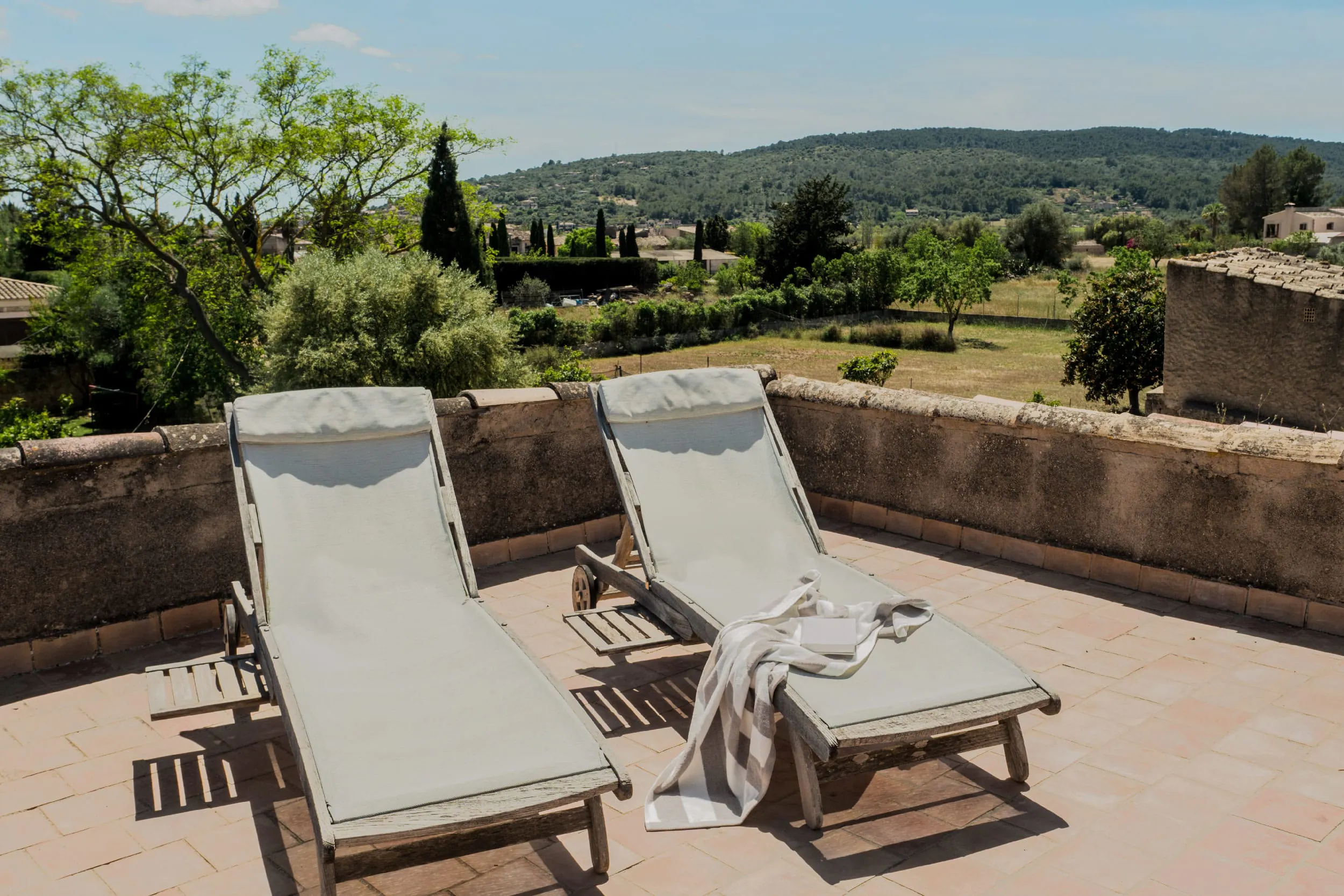 terrasse sur le toit maison en pierres avec piscine Majorque terrasse sur le toit maison en pierres avec piscine Majorque