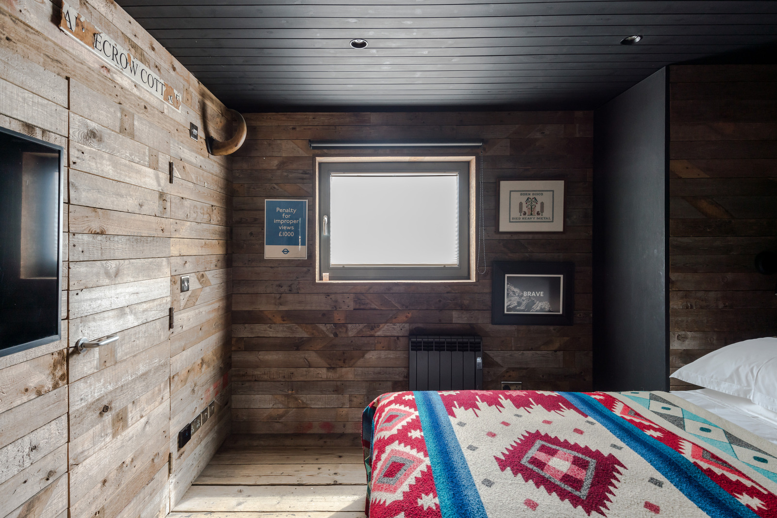 chambre murs bois