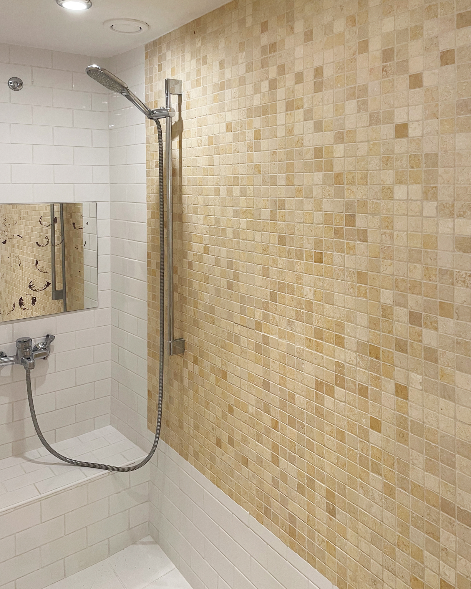 salle de bain beige appartement 45m2 Paris salle de bain beige appartement 45m2 Paris
