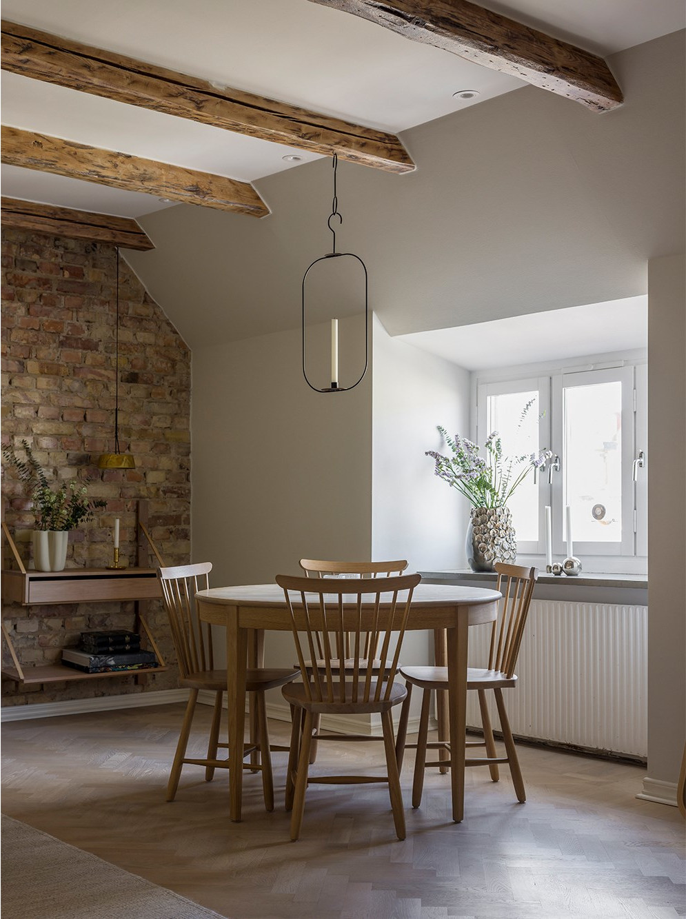 salon murs de briques appartement 64m2 décoration scandinave