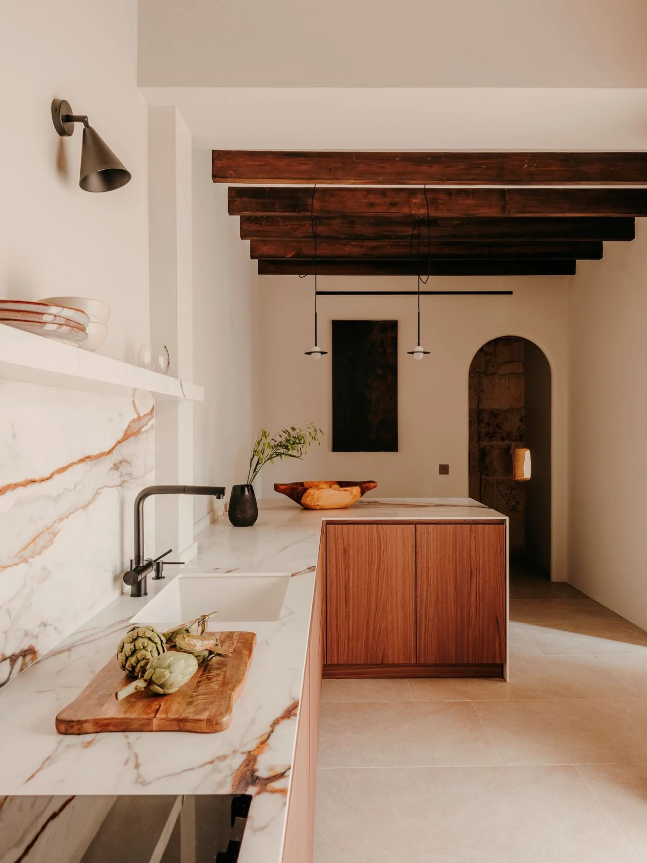 cuisine en bois design avec poutres