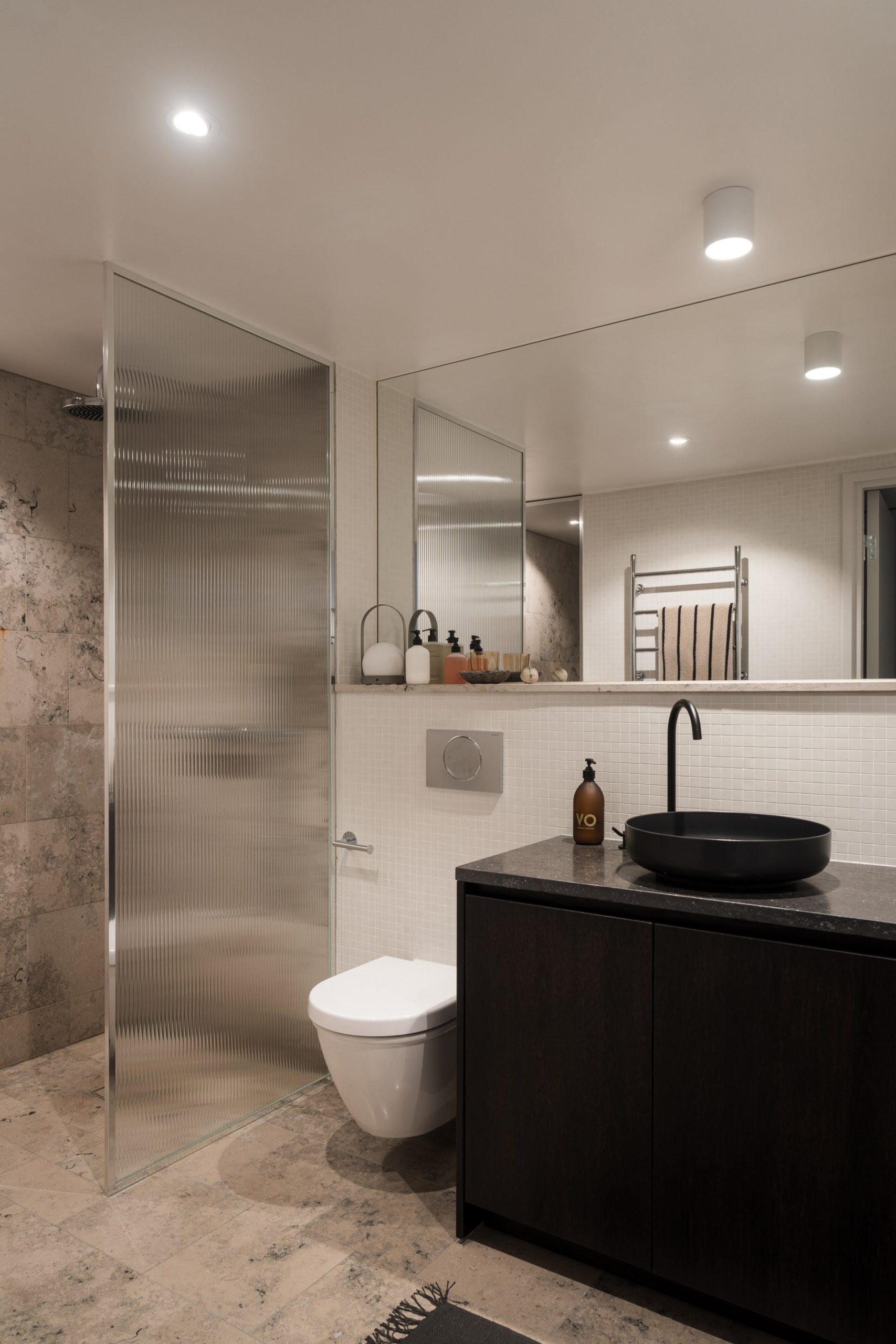 salle de bain beige décoration contemporaine