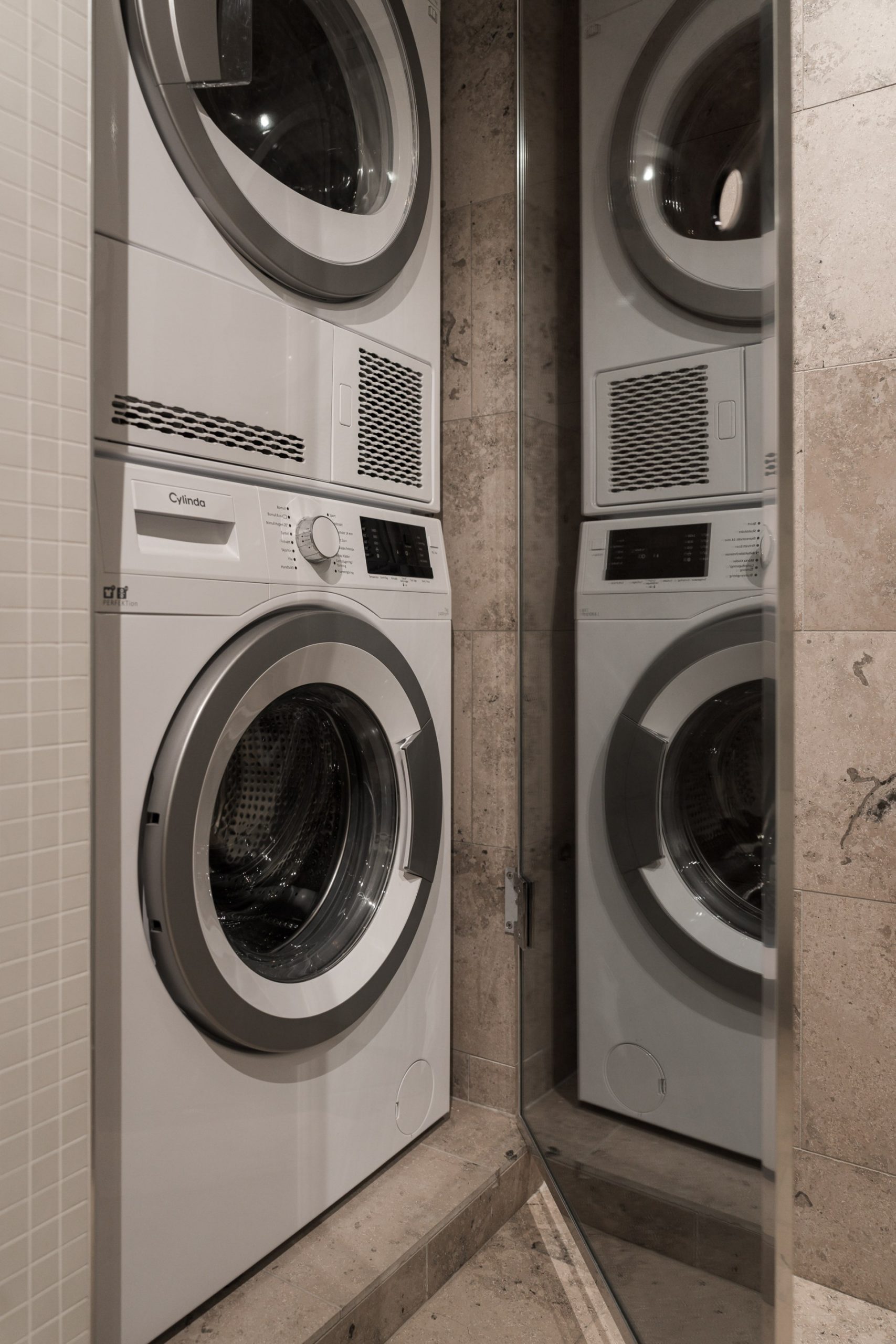espace buanderie dans salle de bain