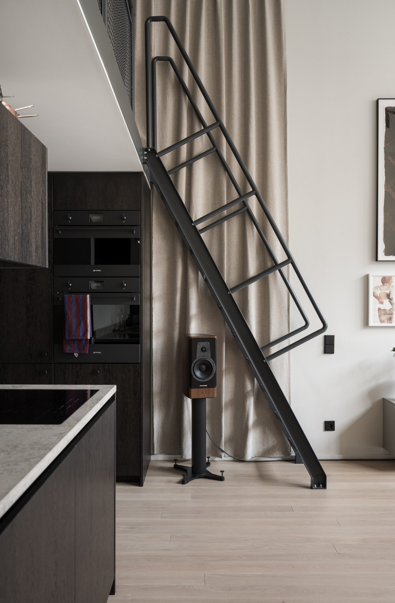 escalier petit loft en duplex