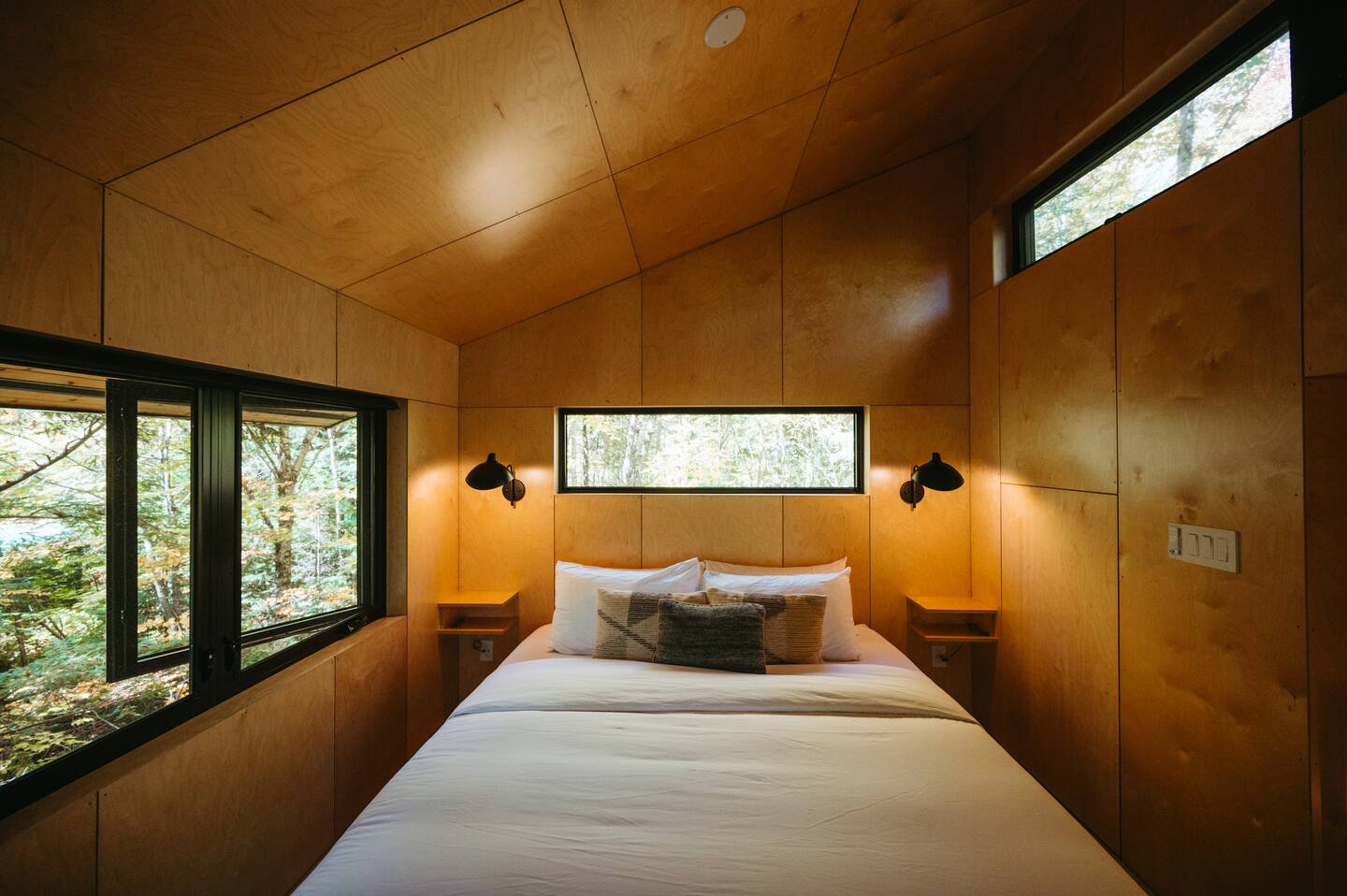 chambre mansardée petite maison en bois