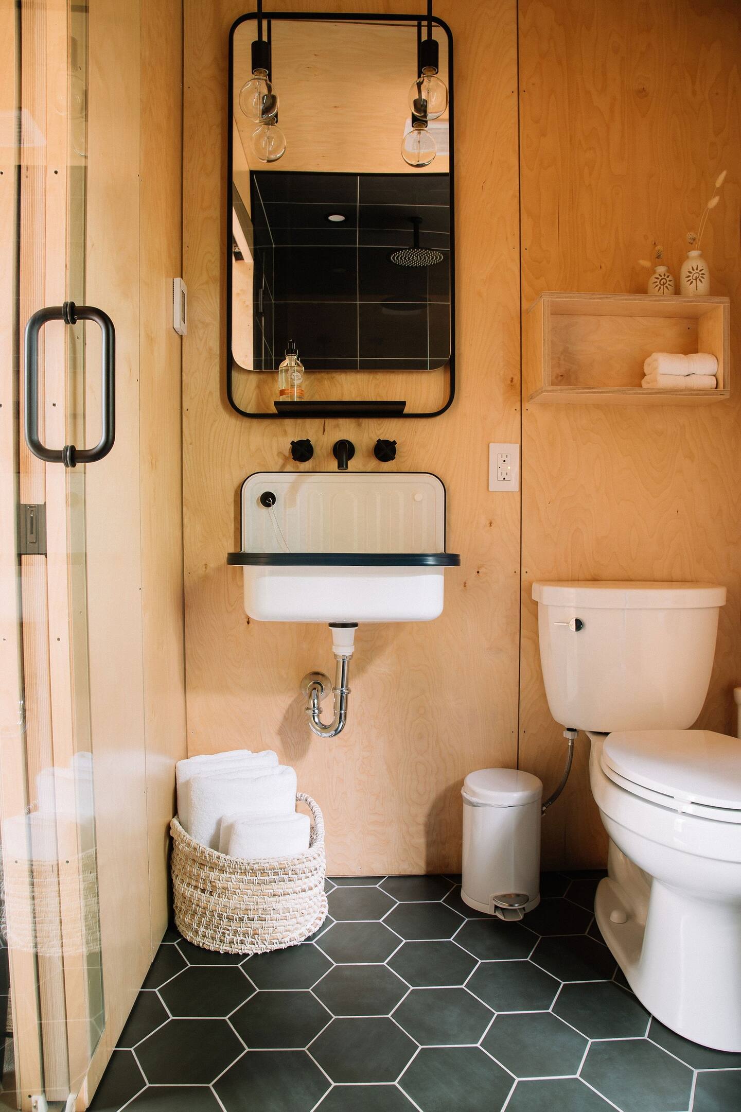 salle de bain murs bois
