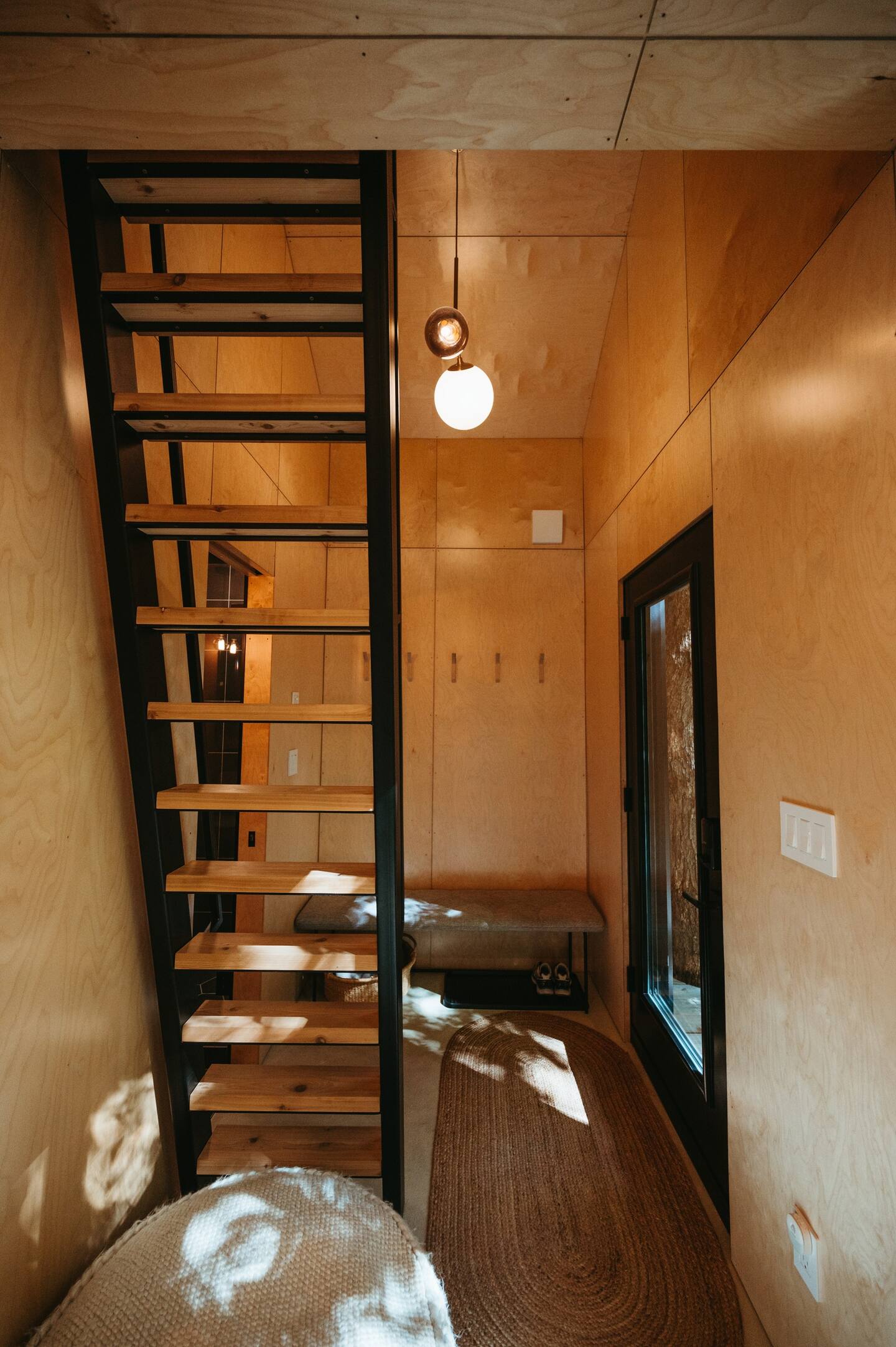 entrée avec escalier