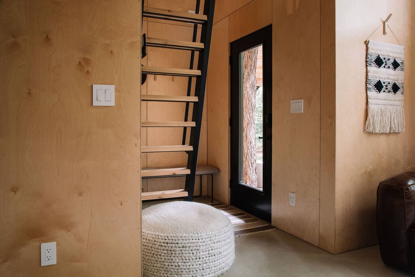 entrée avec escalier