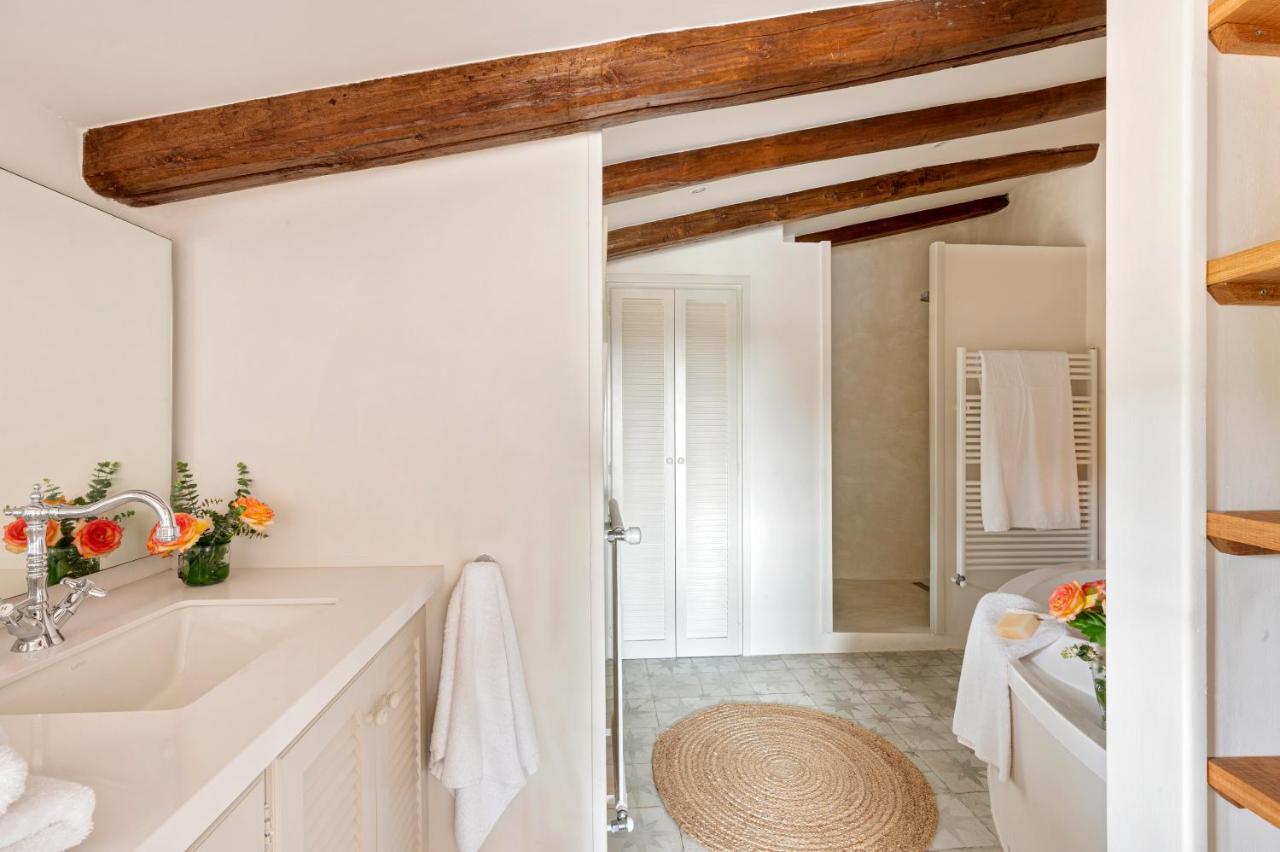 salle de bain avec poutres Mas del Suro salle de bain avec poutres Mas del Suro