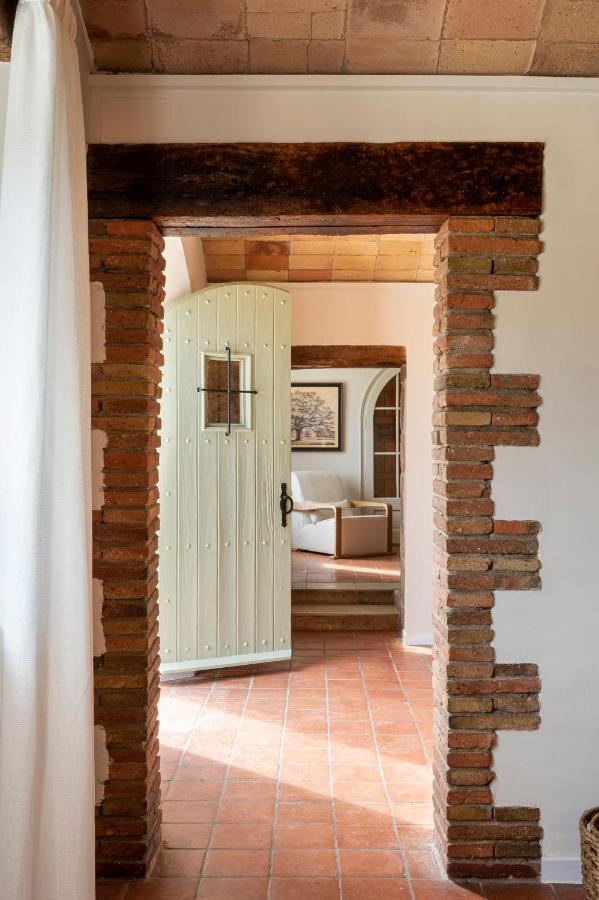entrée maison en pierre Catalogne Mas del Suro entrée maison en pierre Catalogne Mas del Suro
