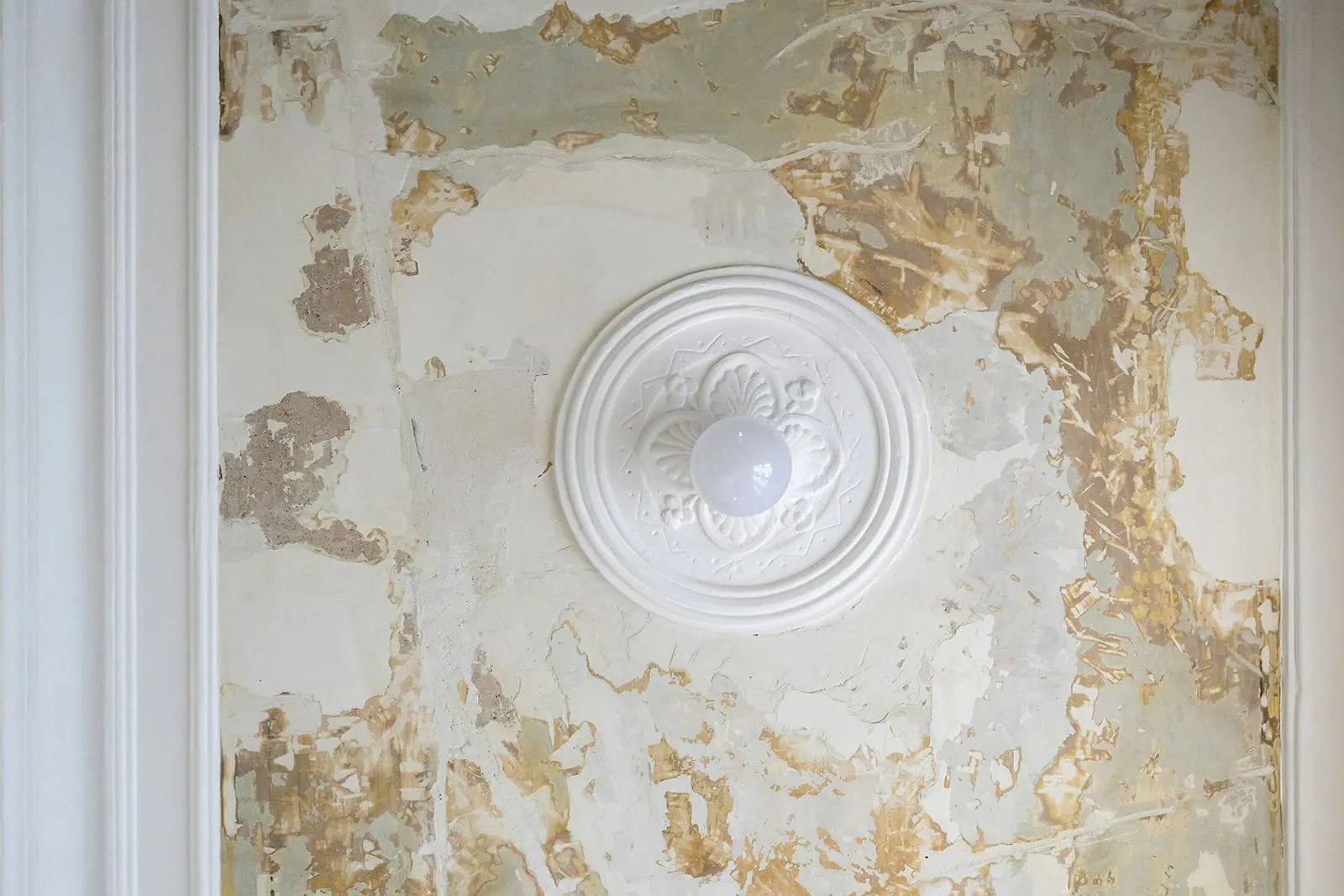 plafond avec moulures