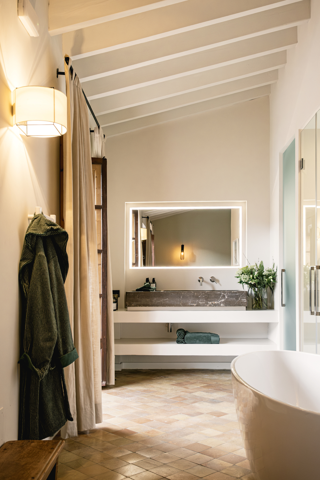 salle de bain moderne avec poutres salle de bain moderne avec poutres