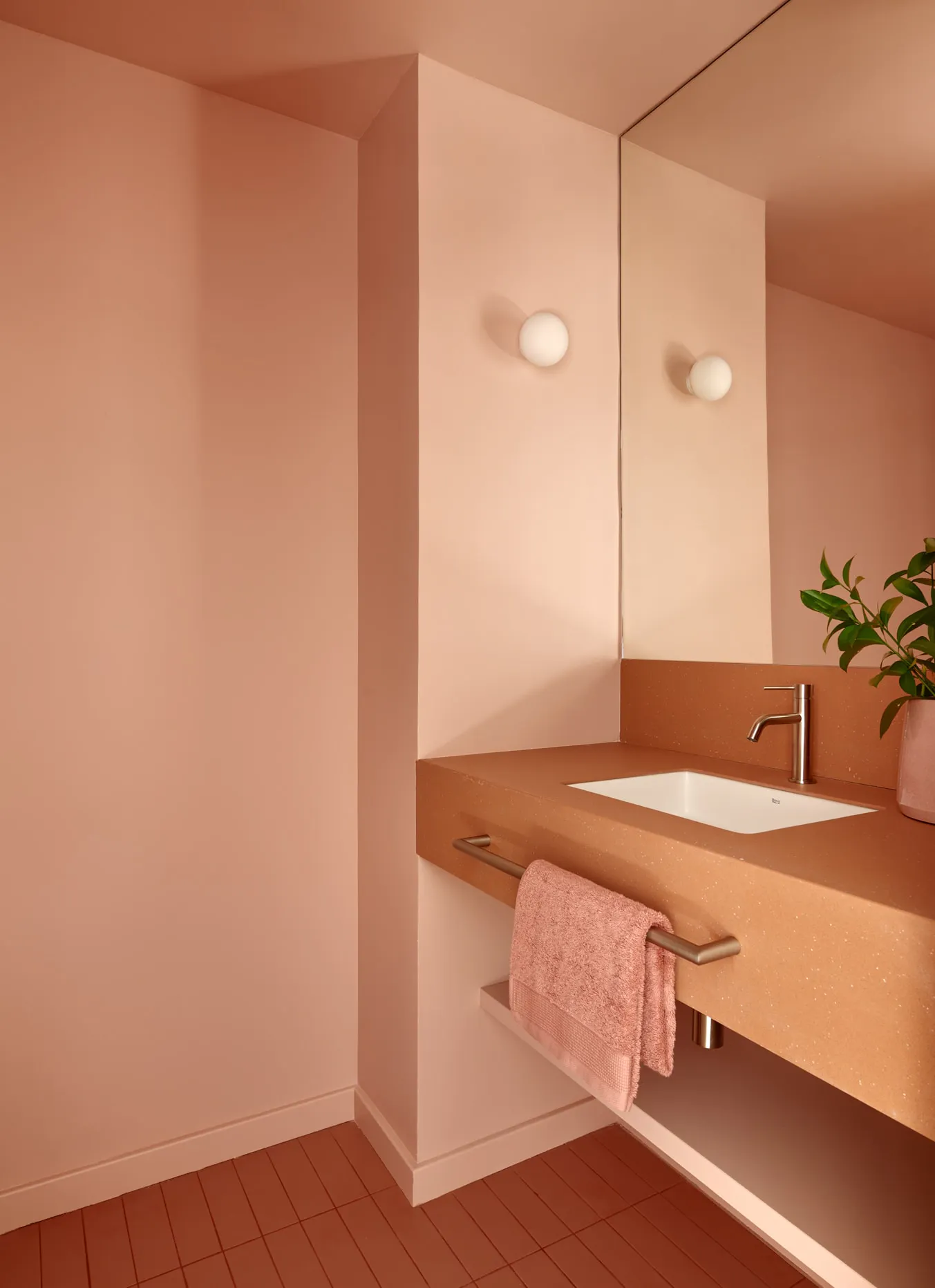 salle de bain terracotta décoration contemporaine
