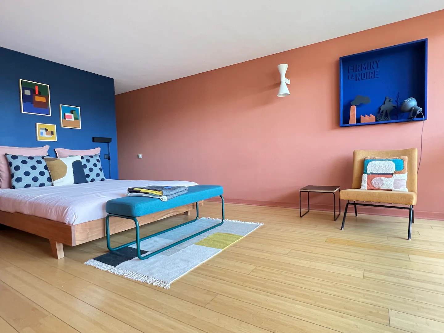 chambre décoration colorée et design appartement Le Corbusier Firminy chambre décoration colorée et design appartement Le Corbusier Firminy
