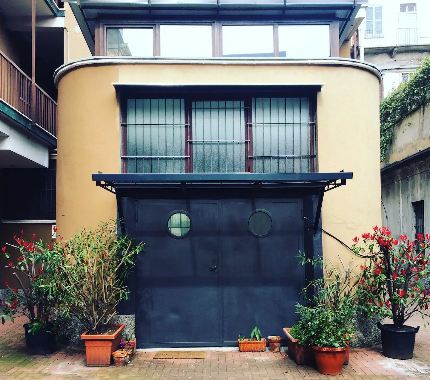 entrée loft vintage à Milan entrée loft vintage à Milan