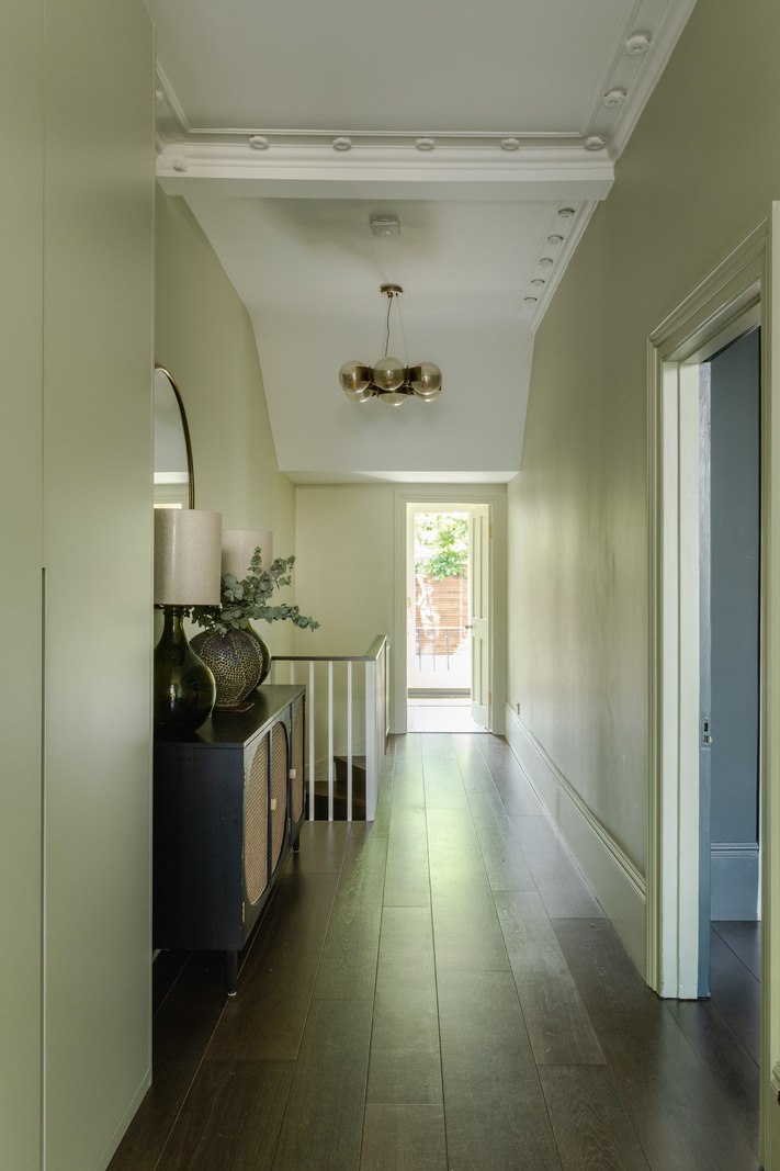 palier appartement victorien décoration contemporaine