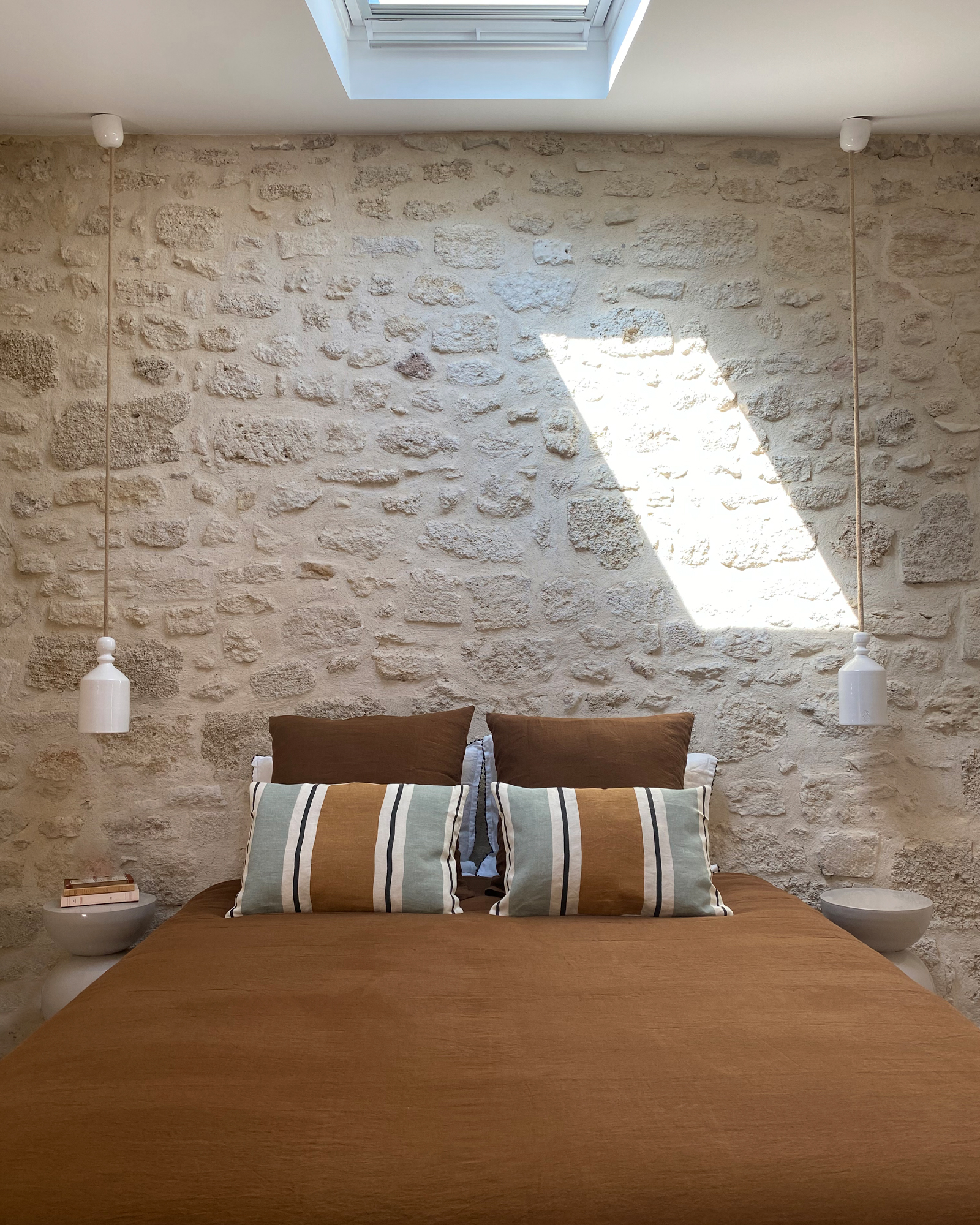 chambre maison de village en pierre Provence La maison du Puisatier Uzès chambre maison de village en pierre Provence La maison du Puisatier Uzès