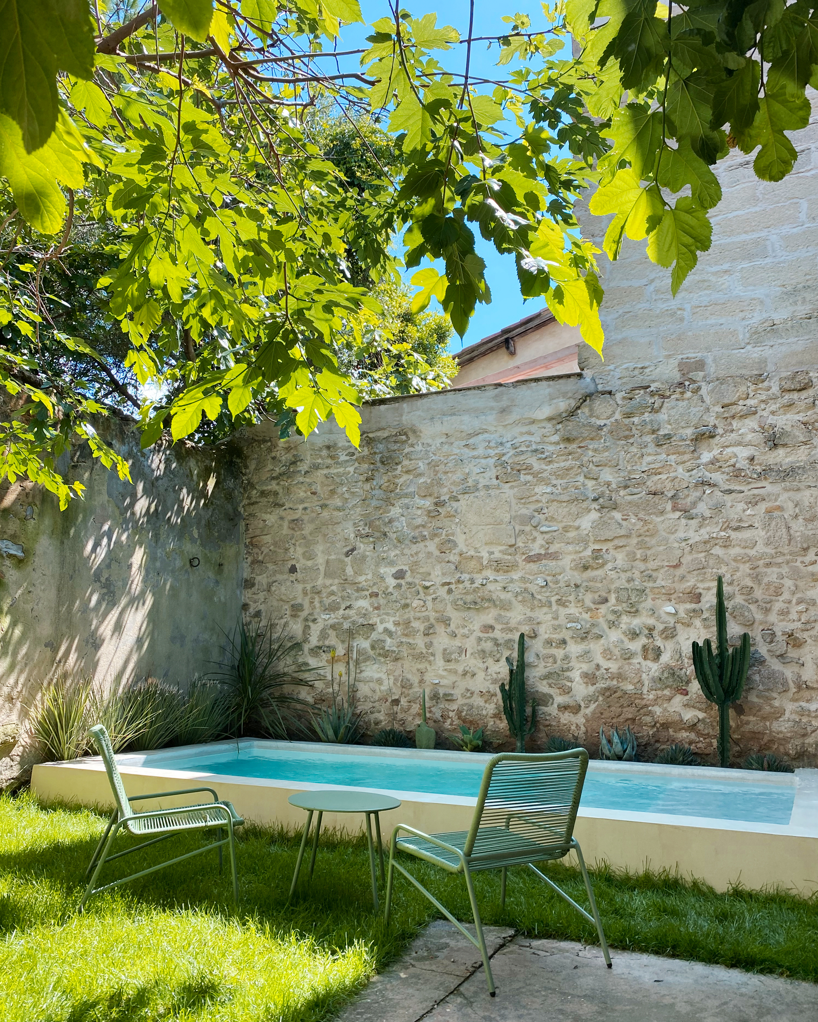 jardin avec piscine La maison du Puisatier Uzès jardin avec piscine La maison du Puisatier Uzès