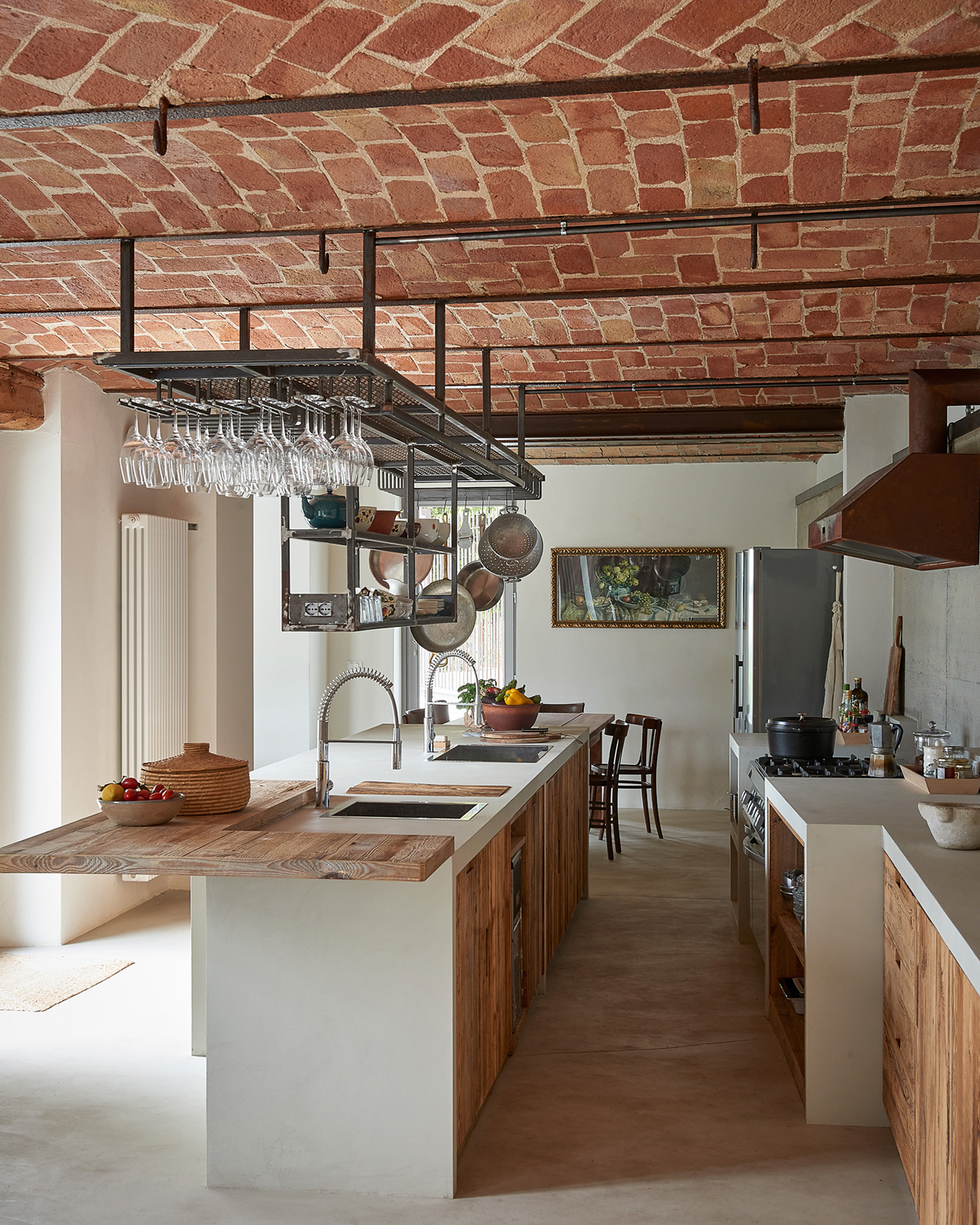 cuisine avec plafond ancien décoration rustique chic