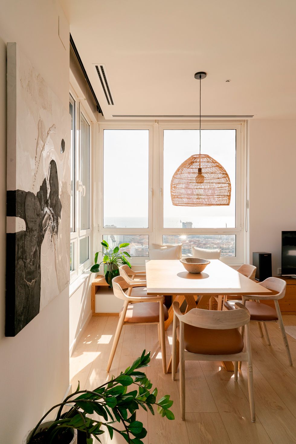 salle à manger décoration naturelle appartement Barcelone