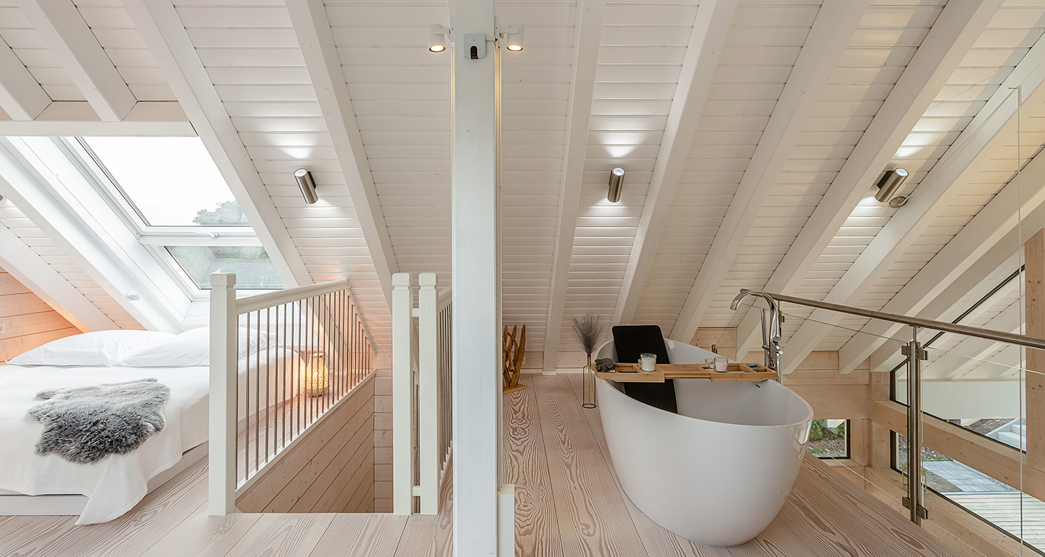 chambre et salle de bain maison en bois
