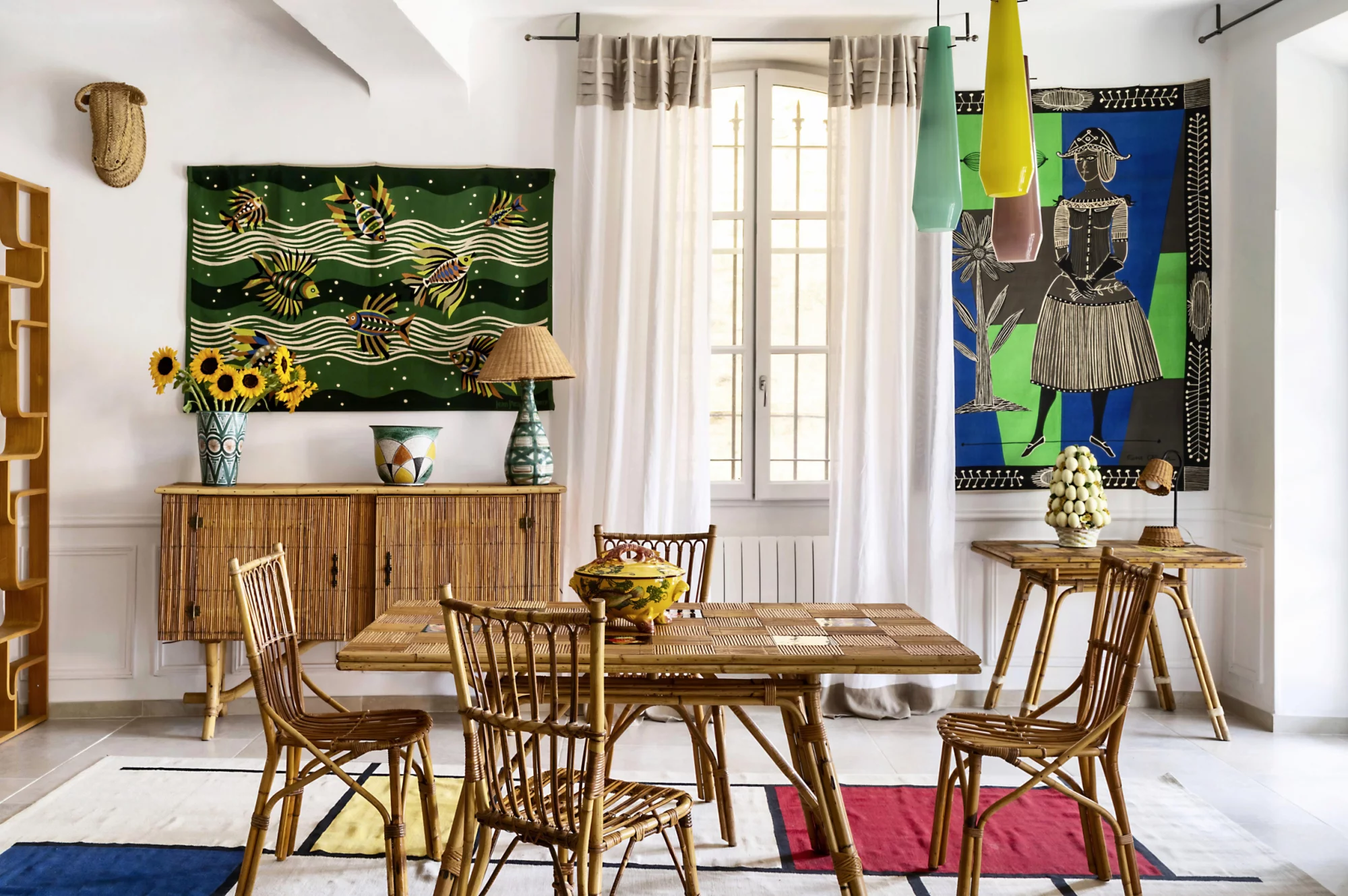 salle à manger décoration contemporaine colorée