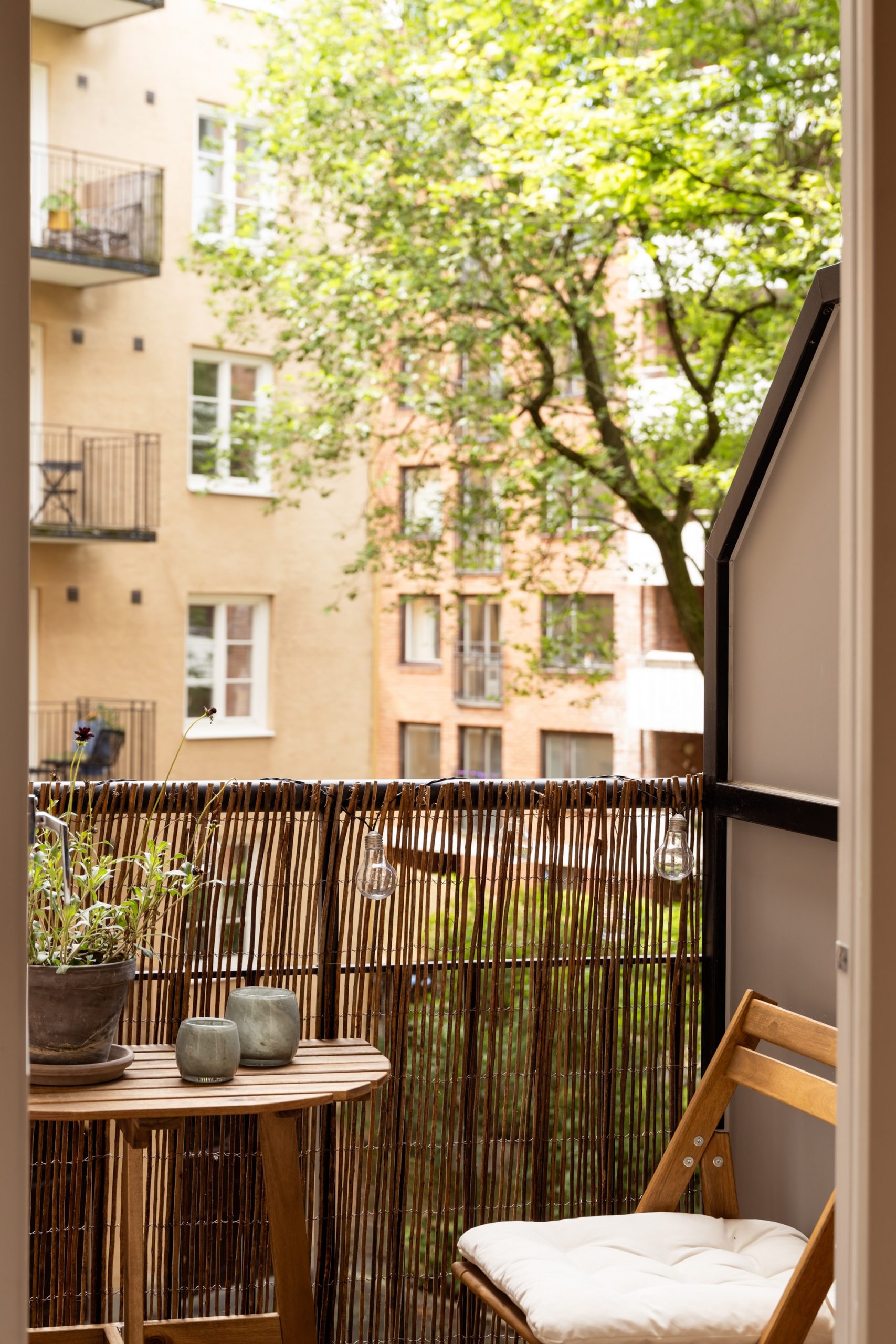balcon appartement Suède décoration terracotta balcon appartement Suède décoration terracotta