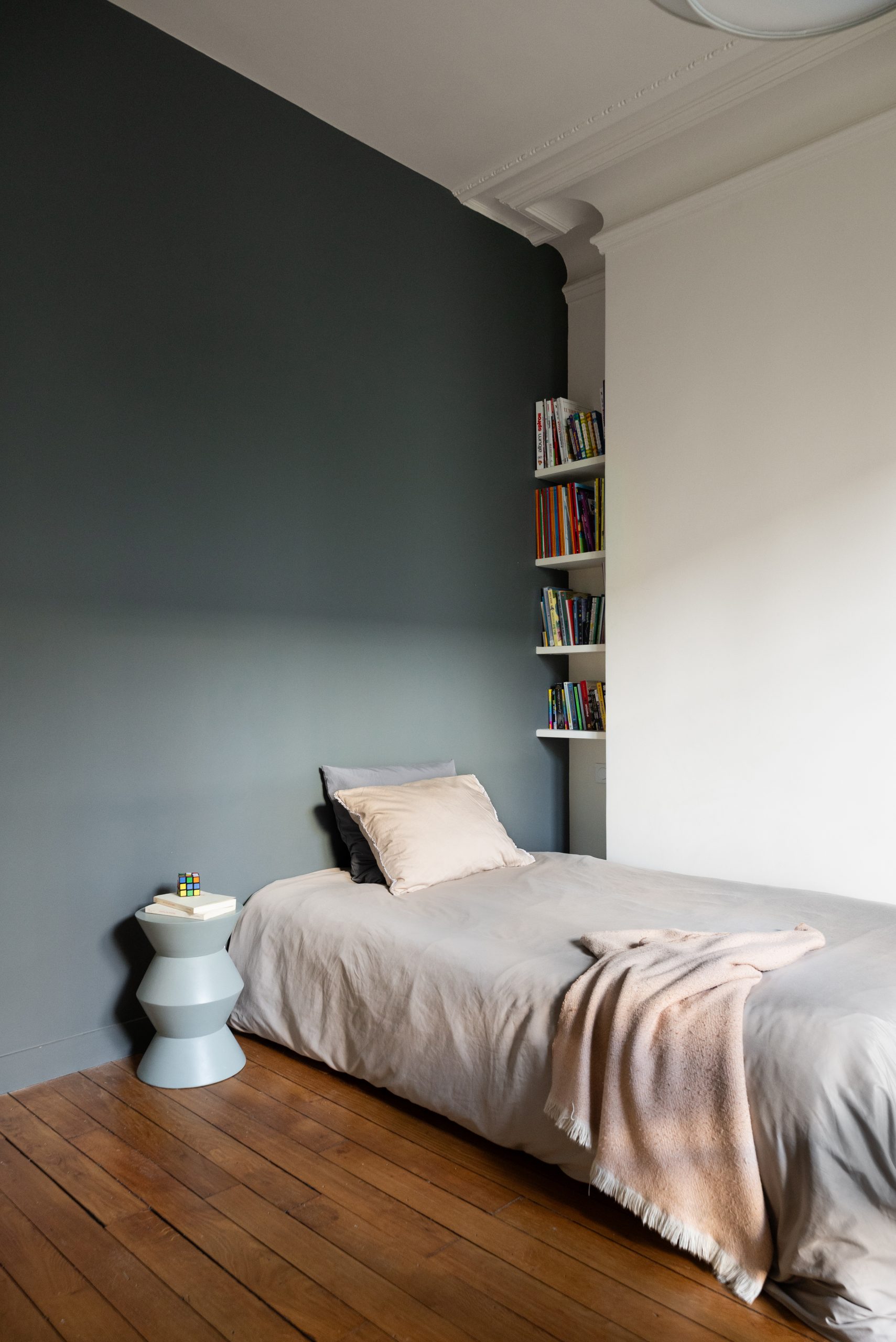 chambre mur bleu