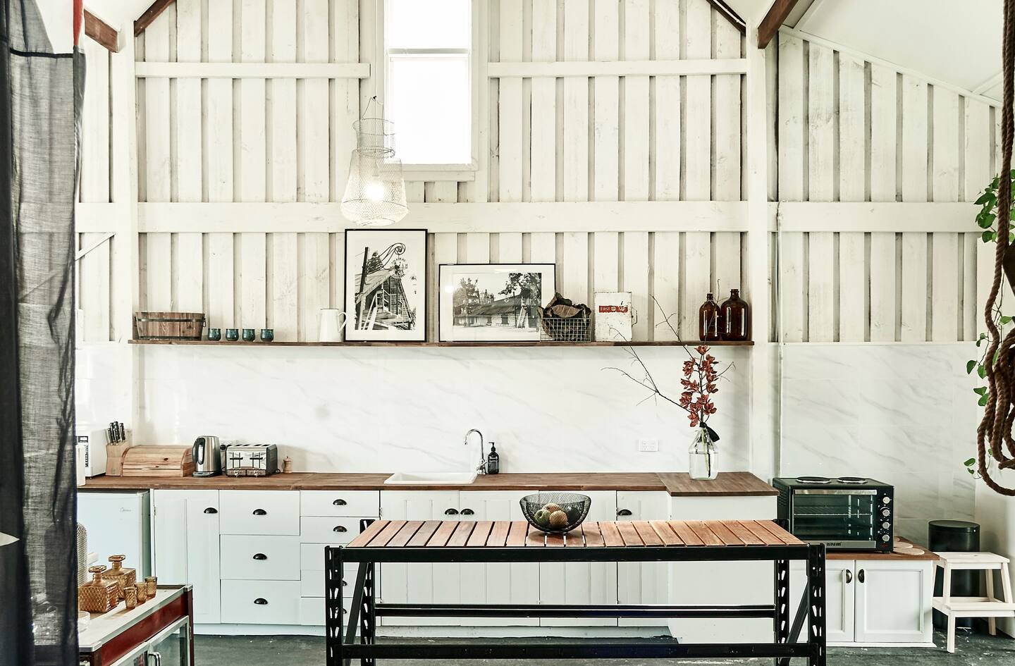 cuisine maison en bois de style grange rénovée