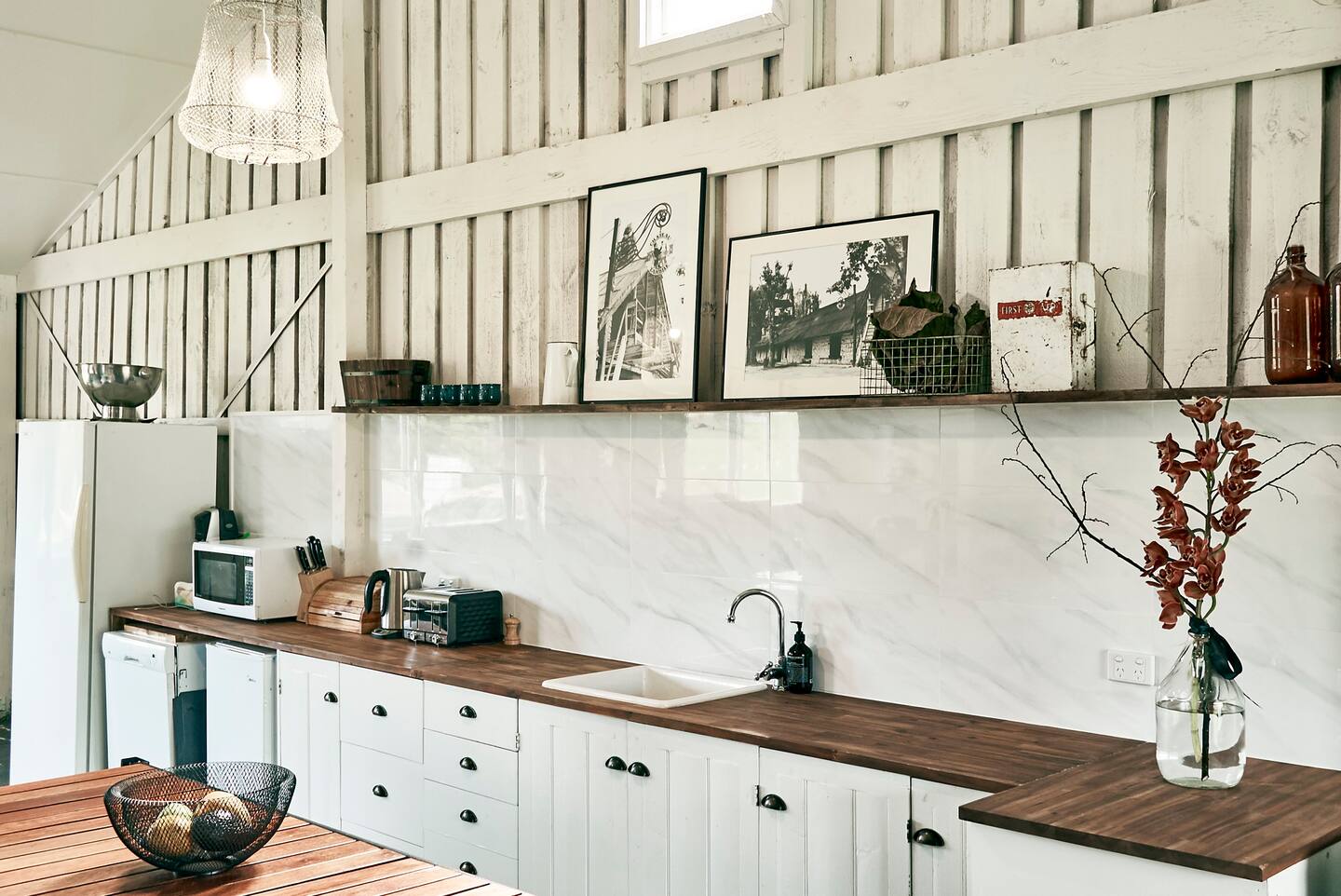 cuisine maison en bois de style grange rénovée