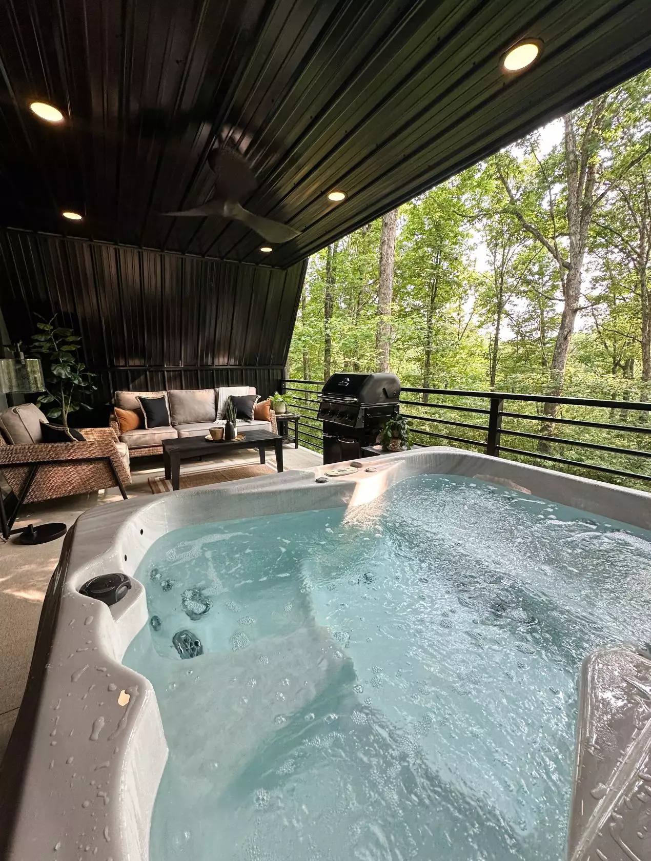 terrasse abritée avec jacuzzi maison A-Frame Creative cabins terrasse abritée avec jacuzzi maison A-Frame Creative cabins