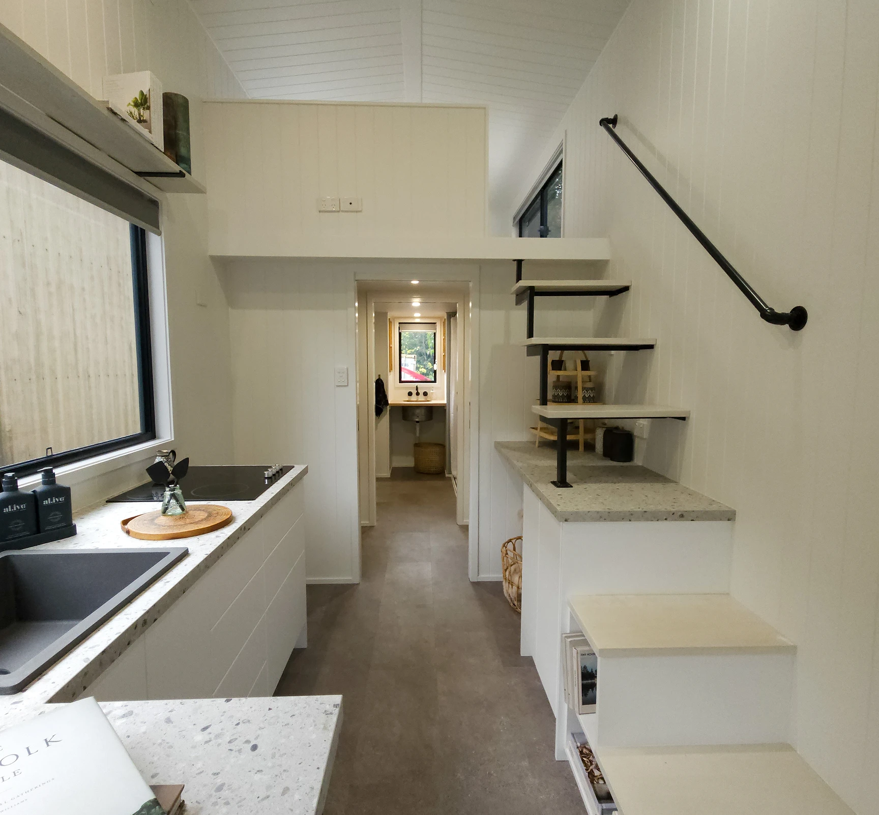 cuisine et escalier tiny house 22m2 cuisine et escalier tiny house 22m2