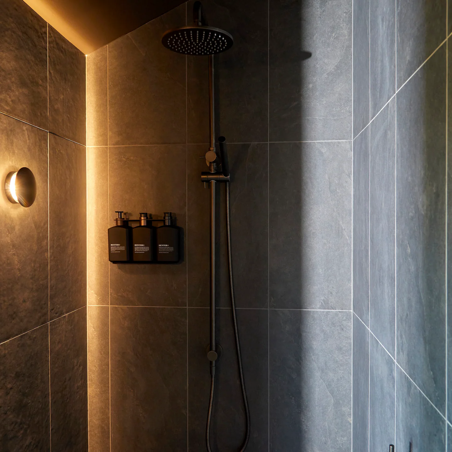 douche carrelage gris