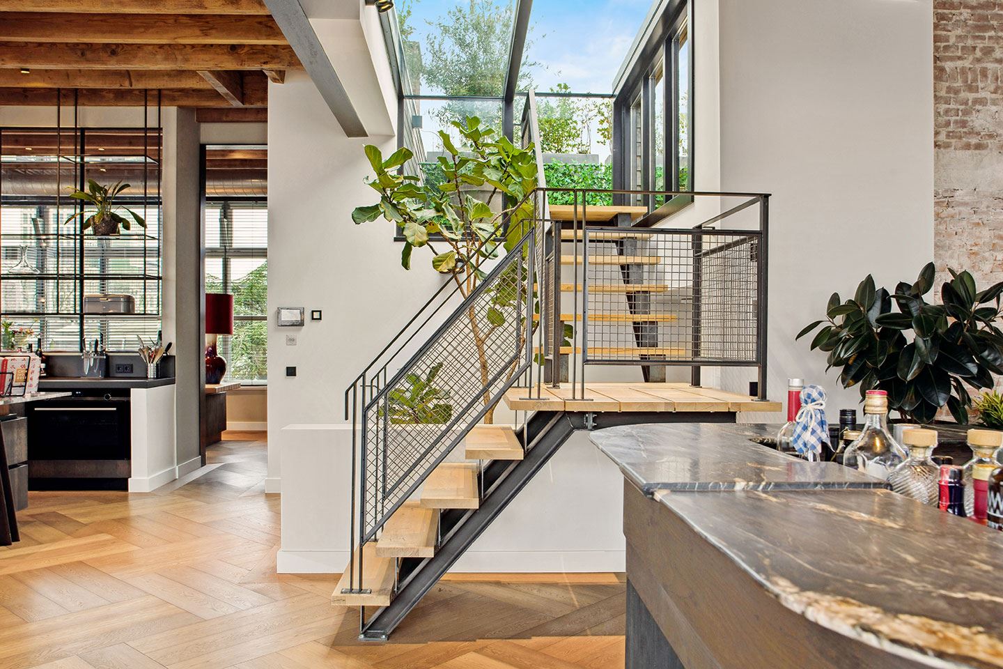escalier penthouse avec terrasse décoration contemporaine